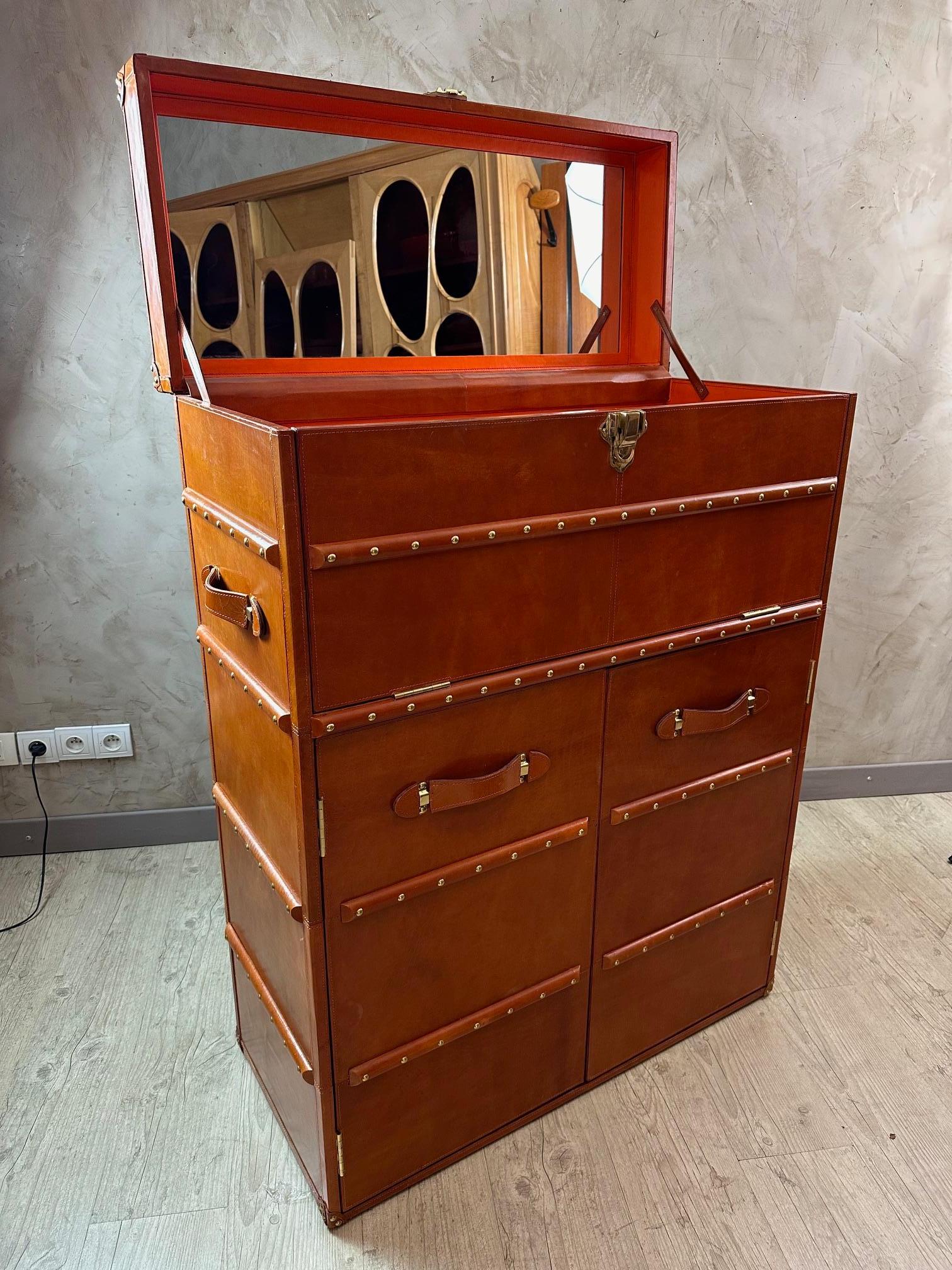 Italian 21st century Leather and Brass Bar Trunk