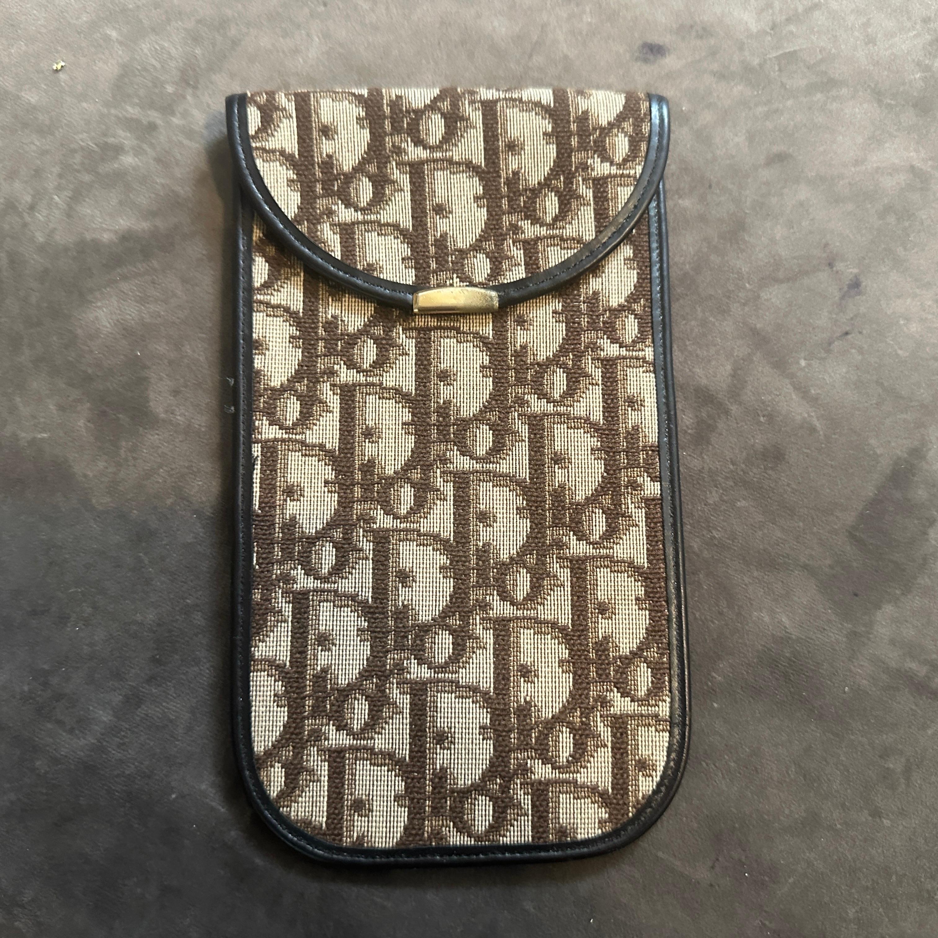 Funda de piel y lona con logotipo Siglo XXI para teléfono o gafas de Christian Dior en Excelente estado para la venta en Aci Castello, IT