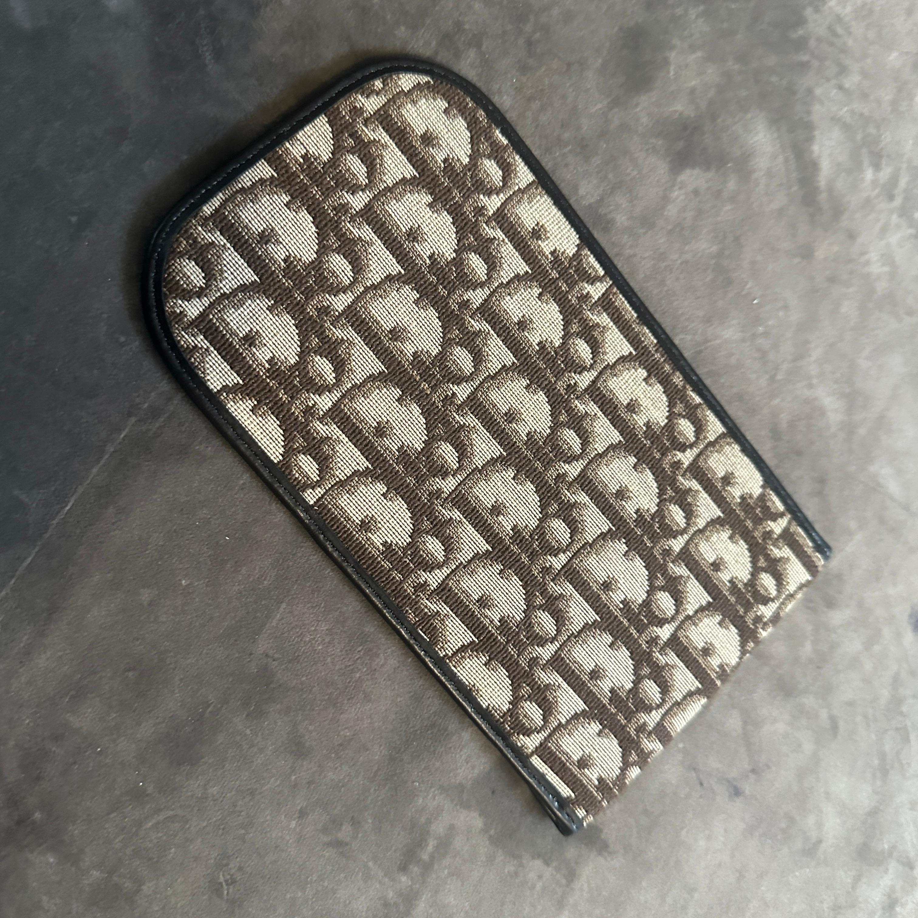 Funda de piel y lona con logotipo Siglo XXI para teléfono o gafas de Christian Dior en venta 1