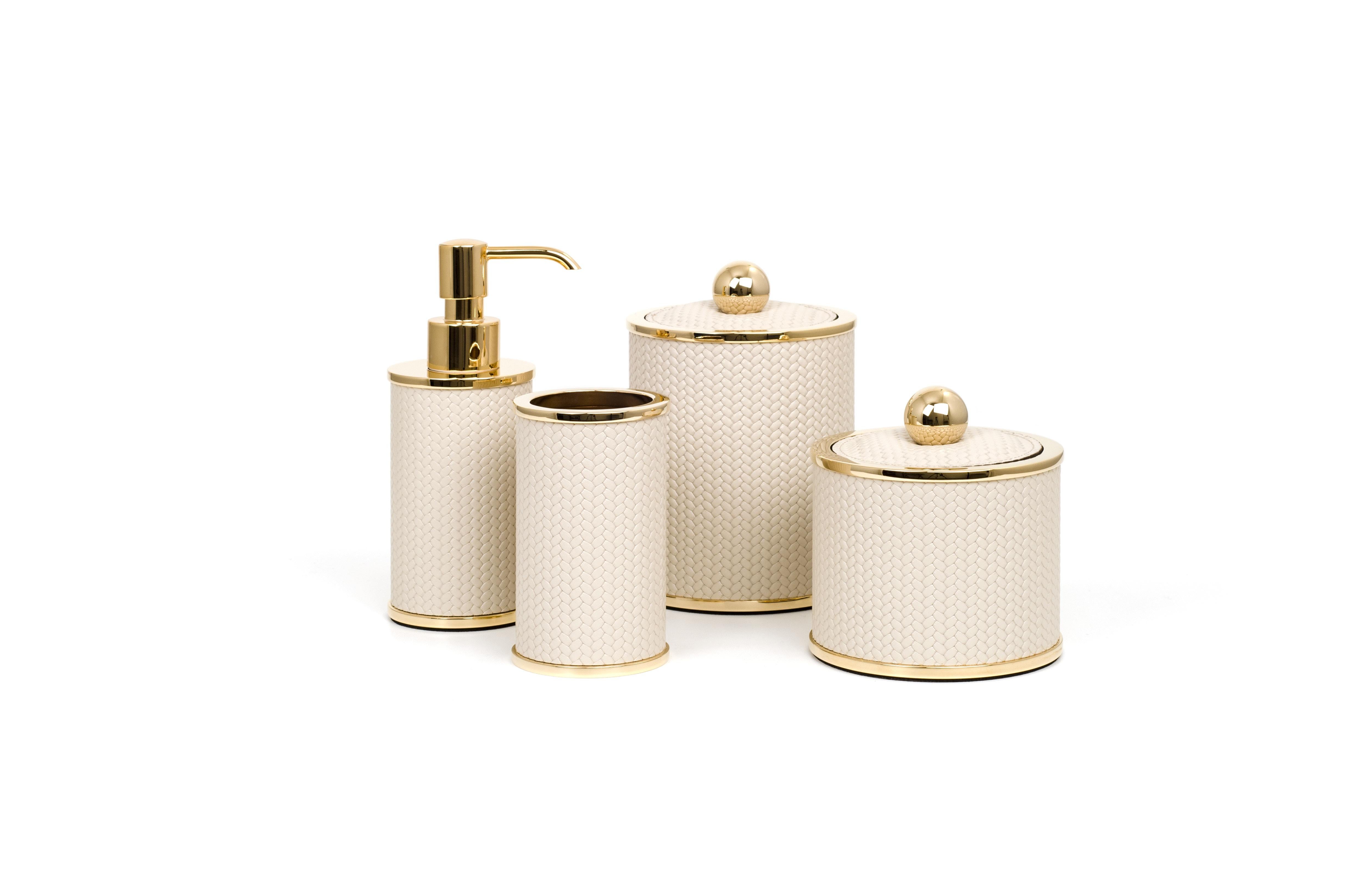 Hand-Crafted 21st Century Leather Olimpia Round Bathroom Set Made in Italy For Sale