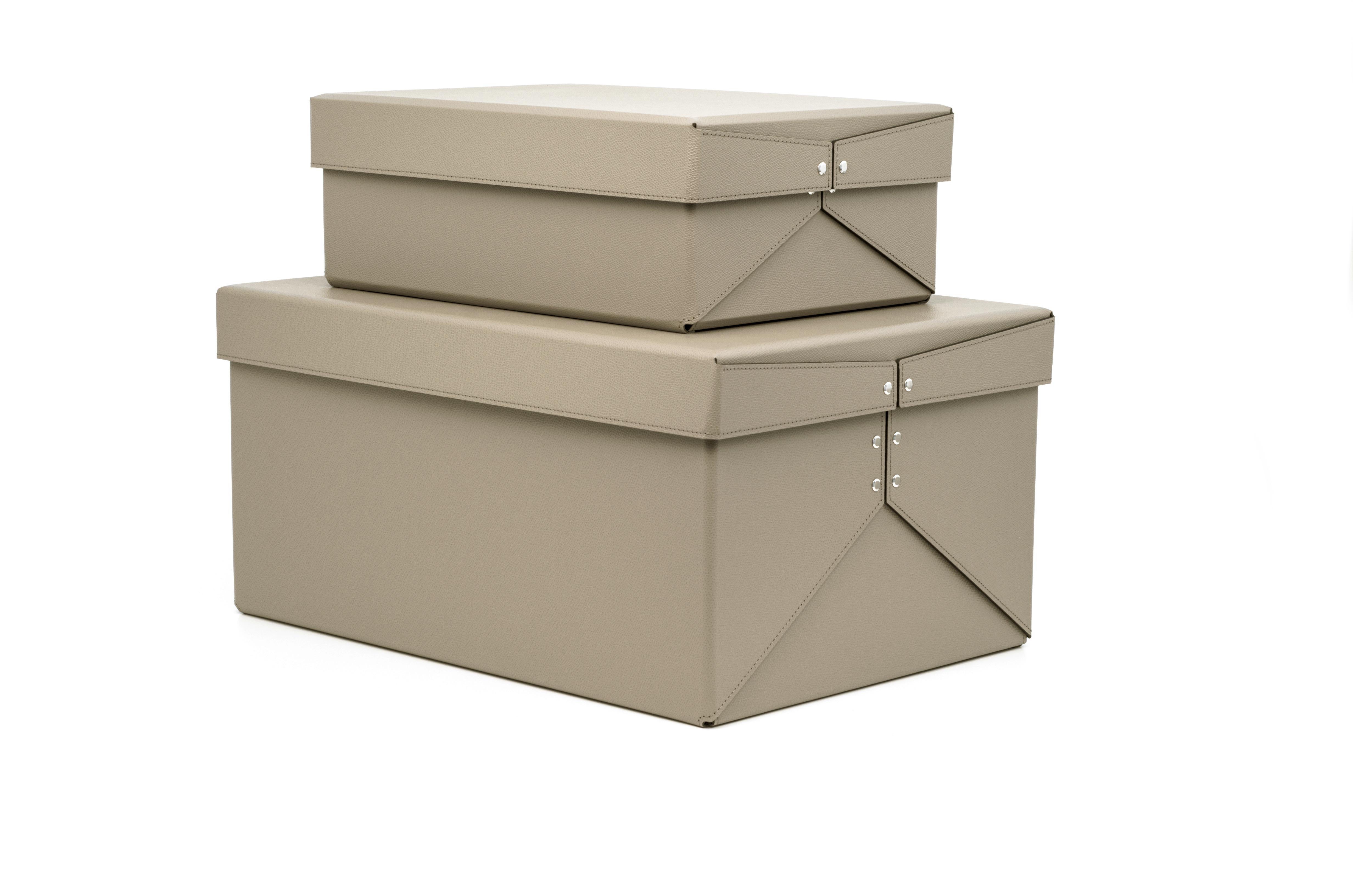 Notre boîte Origami est un complément d'une utilité infinie pour un placard principal. Deux tailles idéales pour organiser votre intérieur.

Fabriqué dans un matériau écologique, lavable et résistant, Origami est le complément parfait pour améliorer