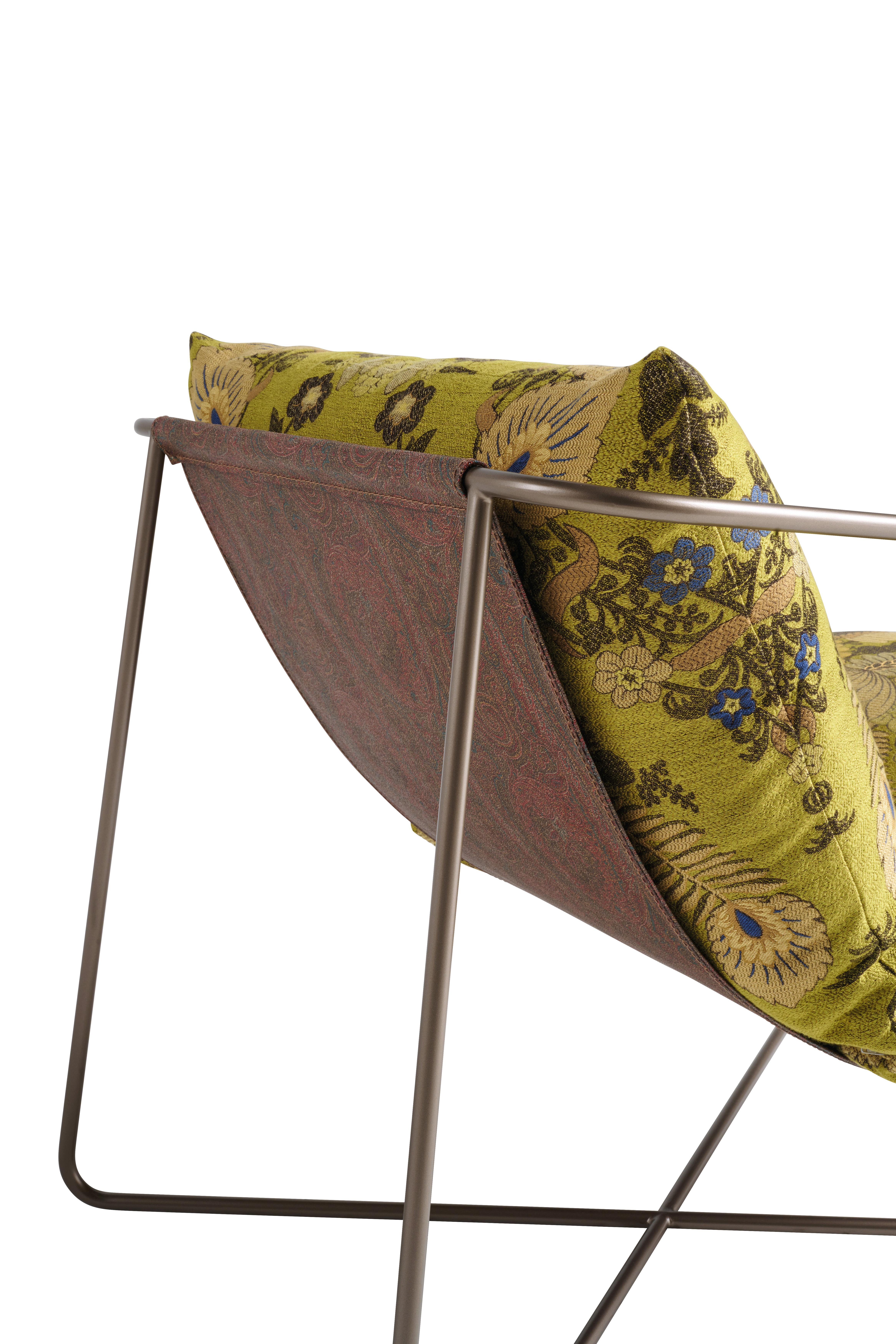 21st Century Levity Armchair in Green Jacquard Fabric by Etro Home Interiors In New Condition For Sale In Cantù, Lombardia