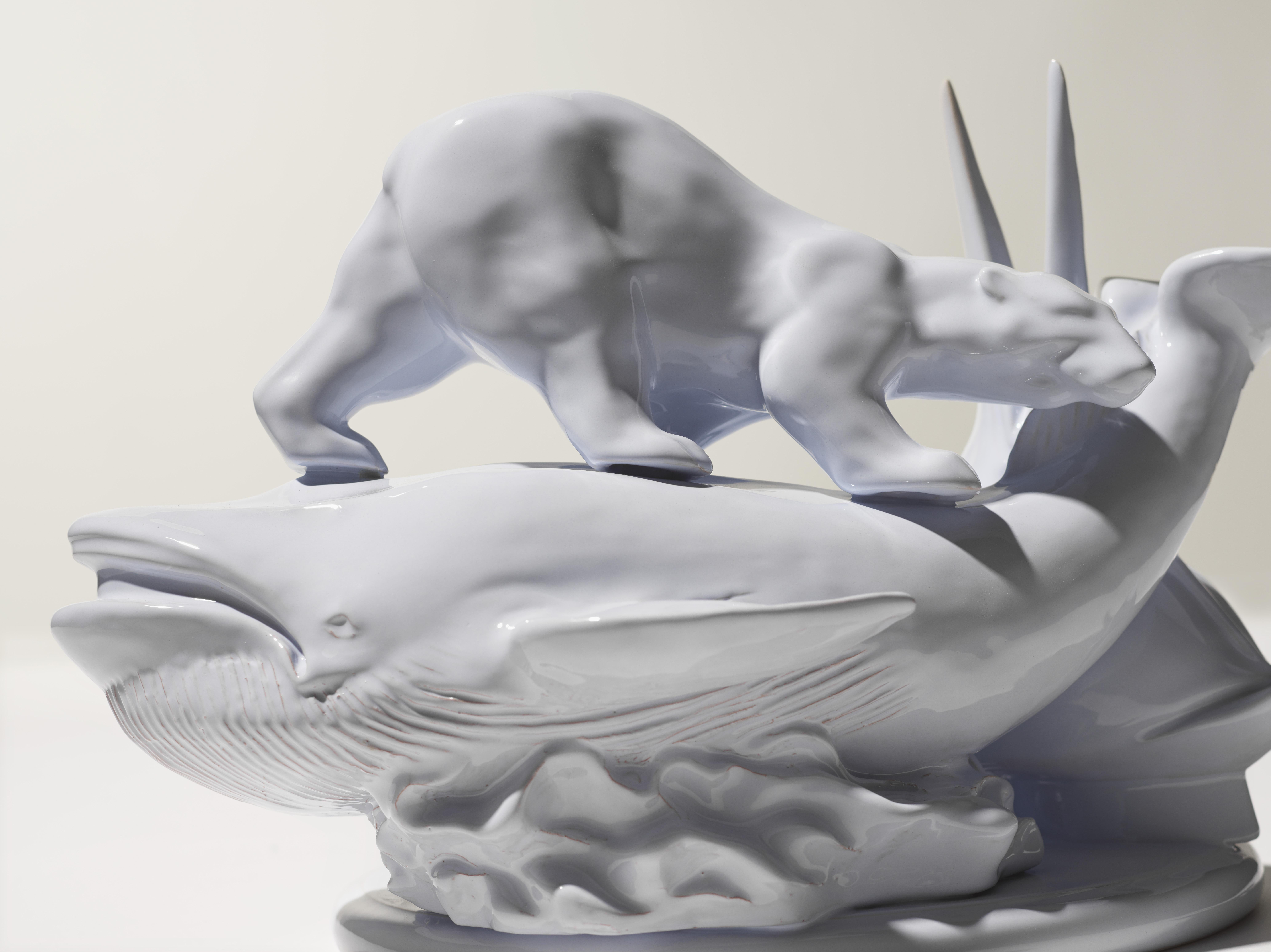 Escultura azul claro del siglo XXI de Ceramica Gatti, diseñador A. Anastasio Esmaltado en venta