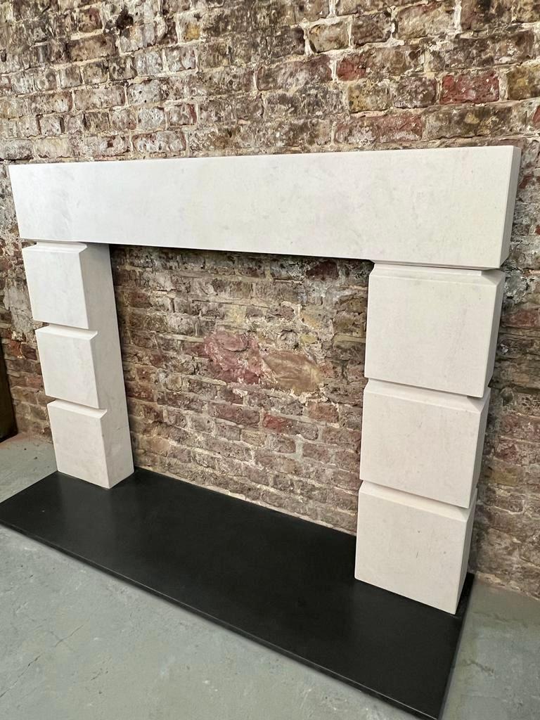 21st Century Limestone Deco Contemporary Mantlepiece For Sale 3
