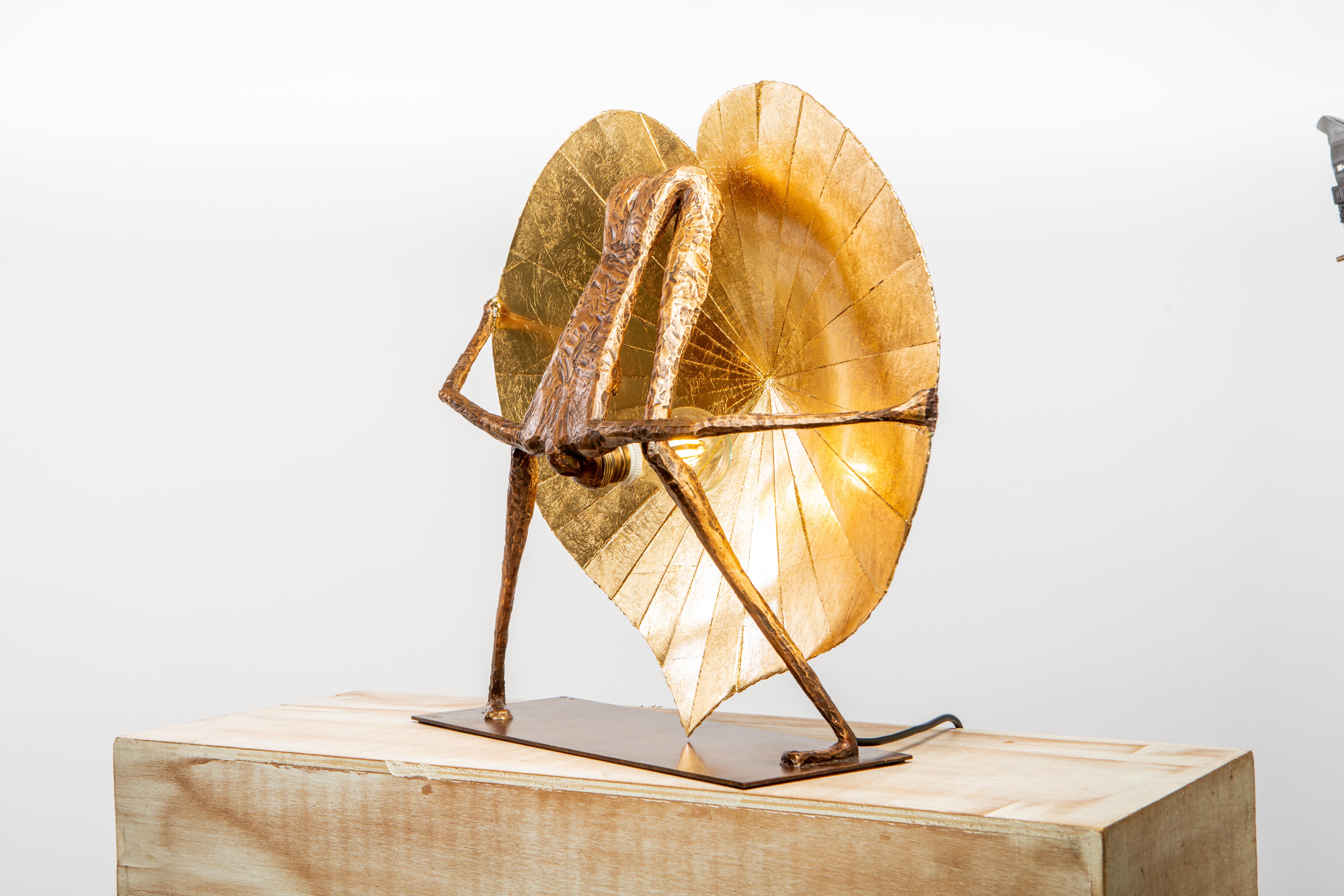 21. Jahrhundert Limitierte Auflage der skulpturalen Tischlampe Écoute Ton Coeur von Fantôme im Zustand „Neu“ im Angebot in Paris, FR