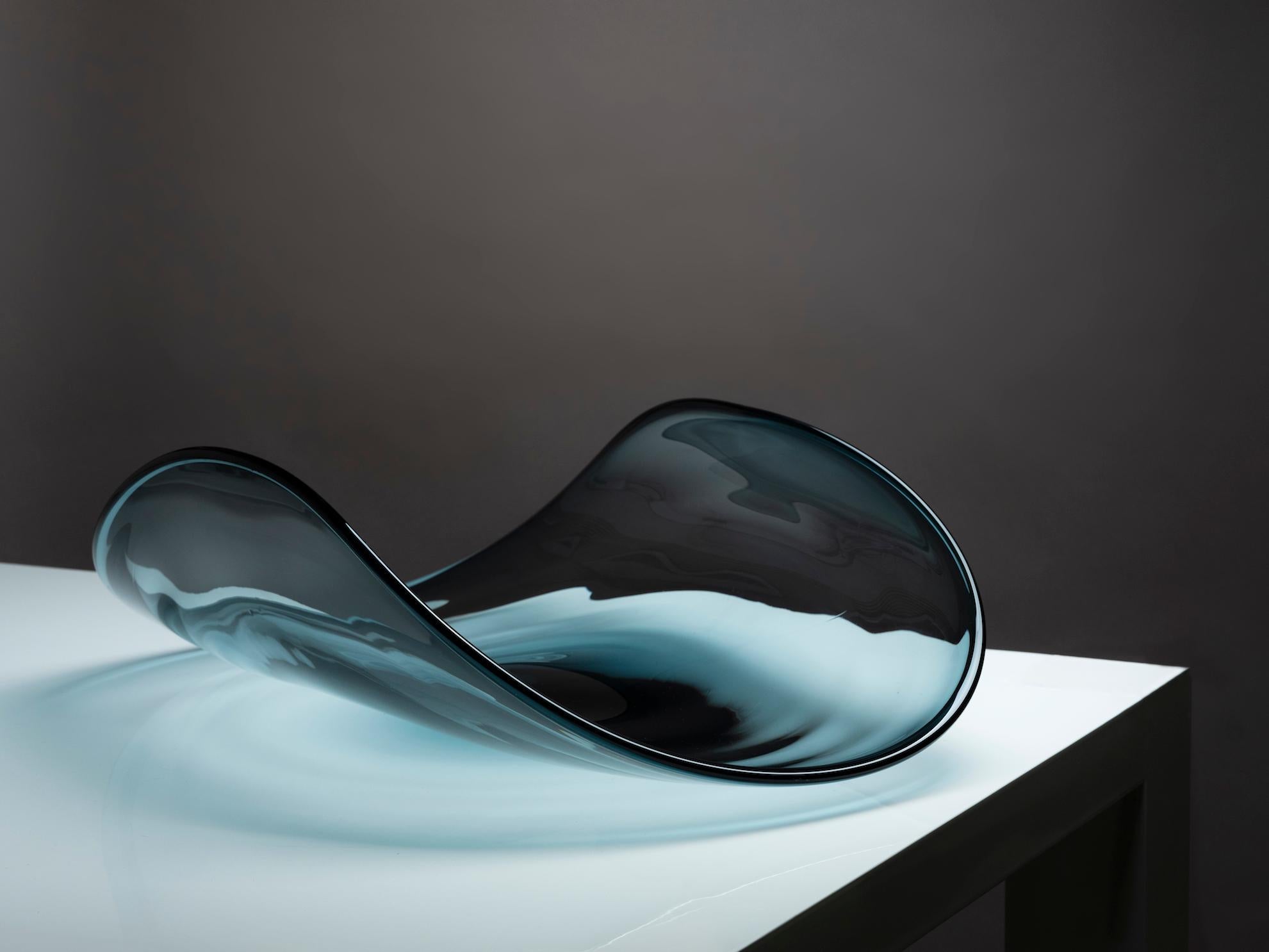 21st Century Ludovica+Roberto Palomba Laguna Stua Tray Murano Glass Deep Blue In New Condition For Sale In Brembate di Sopra (BG), IT