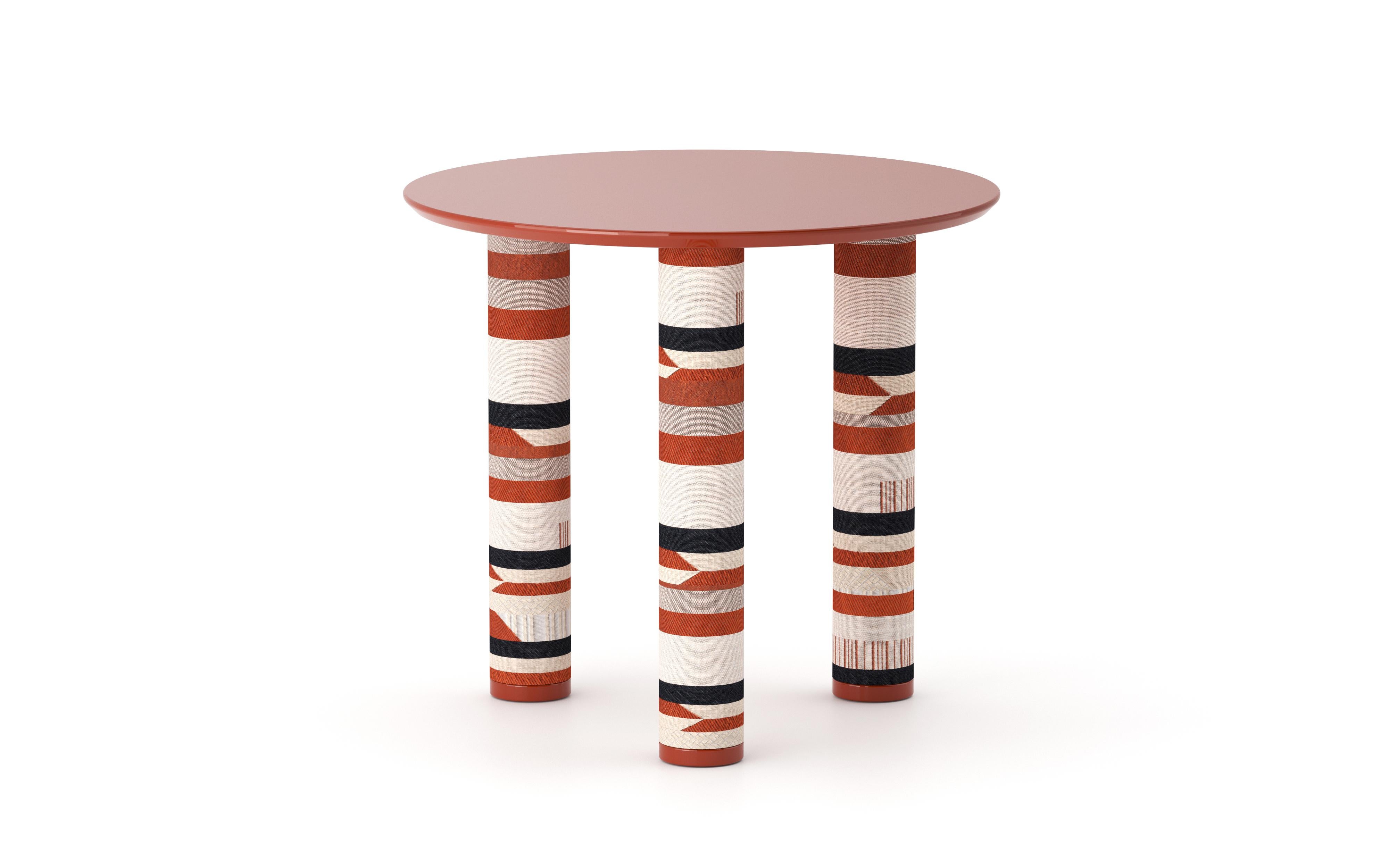 UMA Round 50 is the smallest low table from the collection of the same name designed by Ludovica+Roberto Palomba for P + C Edizioni in spring 2022.
Featuring a circular resin top, UMA Round 50 puts the design accent on the table’s cylindrical