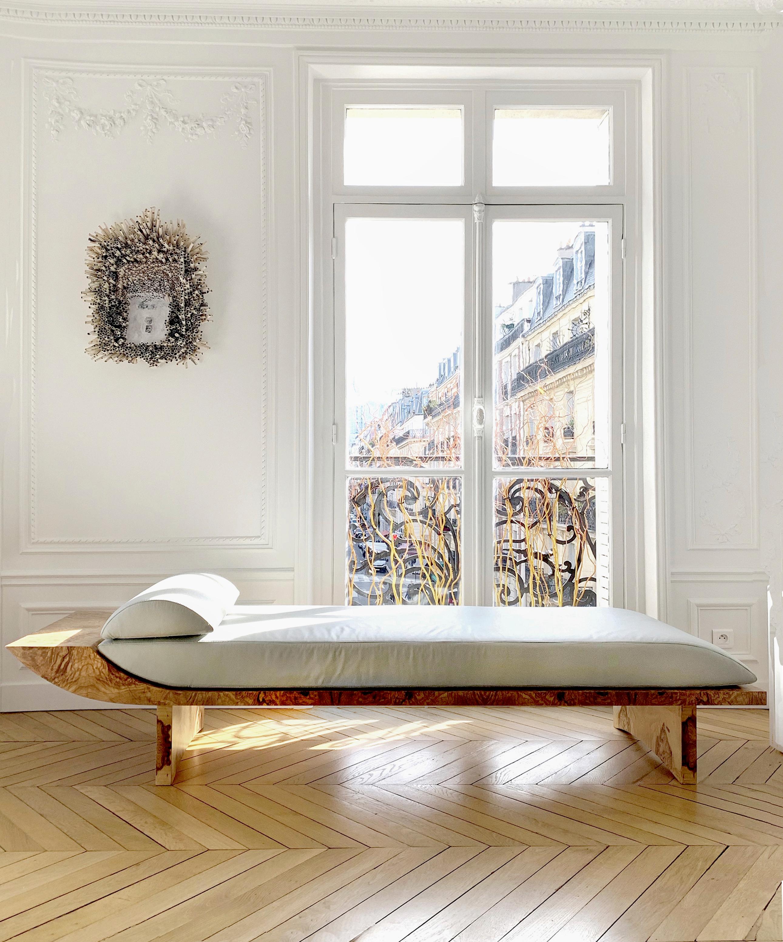 Lunabed del 21° secolo, Daybed in radica d'ulivo e pelle, Made in Italy In condizioni Nuovo in vendita a Nocera Superiore, Campania