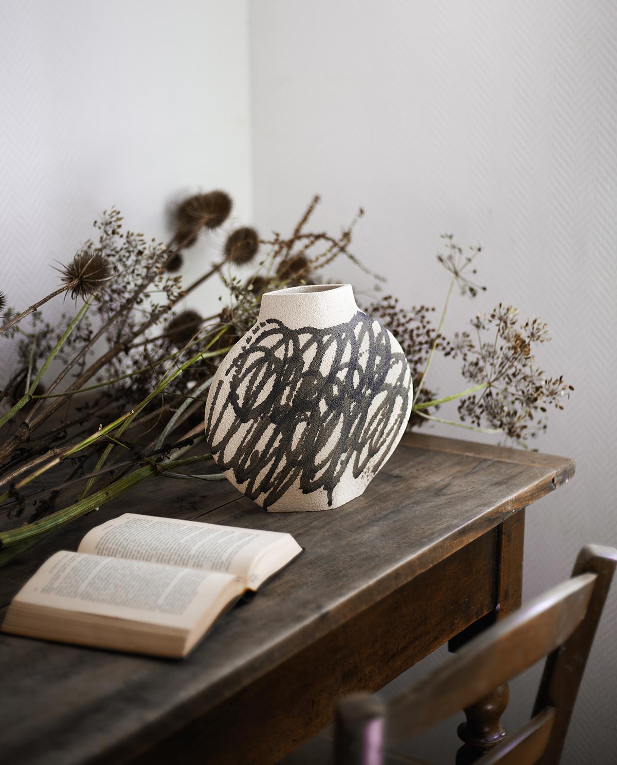 Clay 21st Century Lune 'M', Circles Black 1 Vase in Ceramic, Hand-Crafted in France For Sale