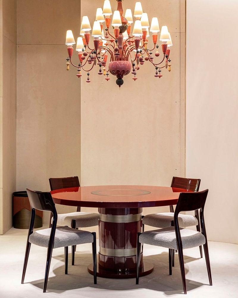 Table Lune du 21e siècle, en Wood Wood laqué HG et détails en bronze, par Duistt

La table Lune est un exemple parfait pour montrer comment des matériaux bien mélangés peuvent fonctionner ensemble pour créer une pièce vraiment unique. La combinaison