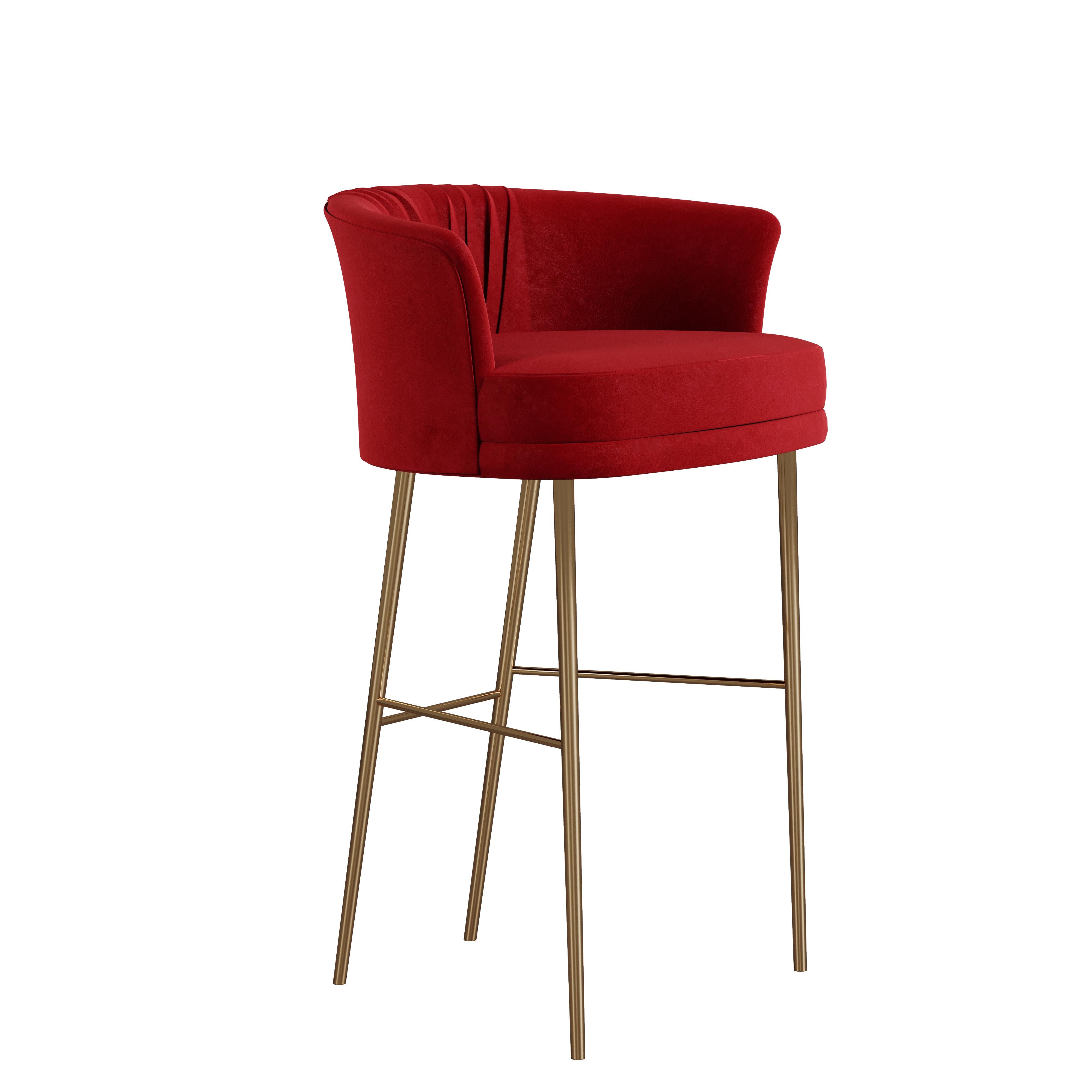 From the Lupino family was born this classic piece, inspired by one of the most independent women from the Hollywood golden era. With Ida Lupino's beauty and quotes in mind, Ottiu created the Lupino Mid-Century Modern Bar Chair. With polished gold