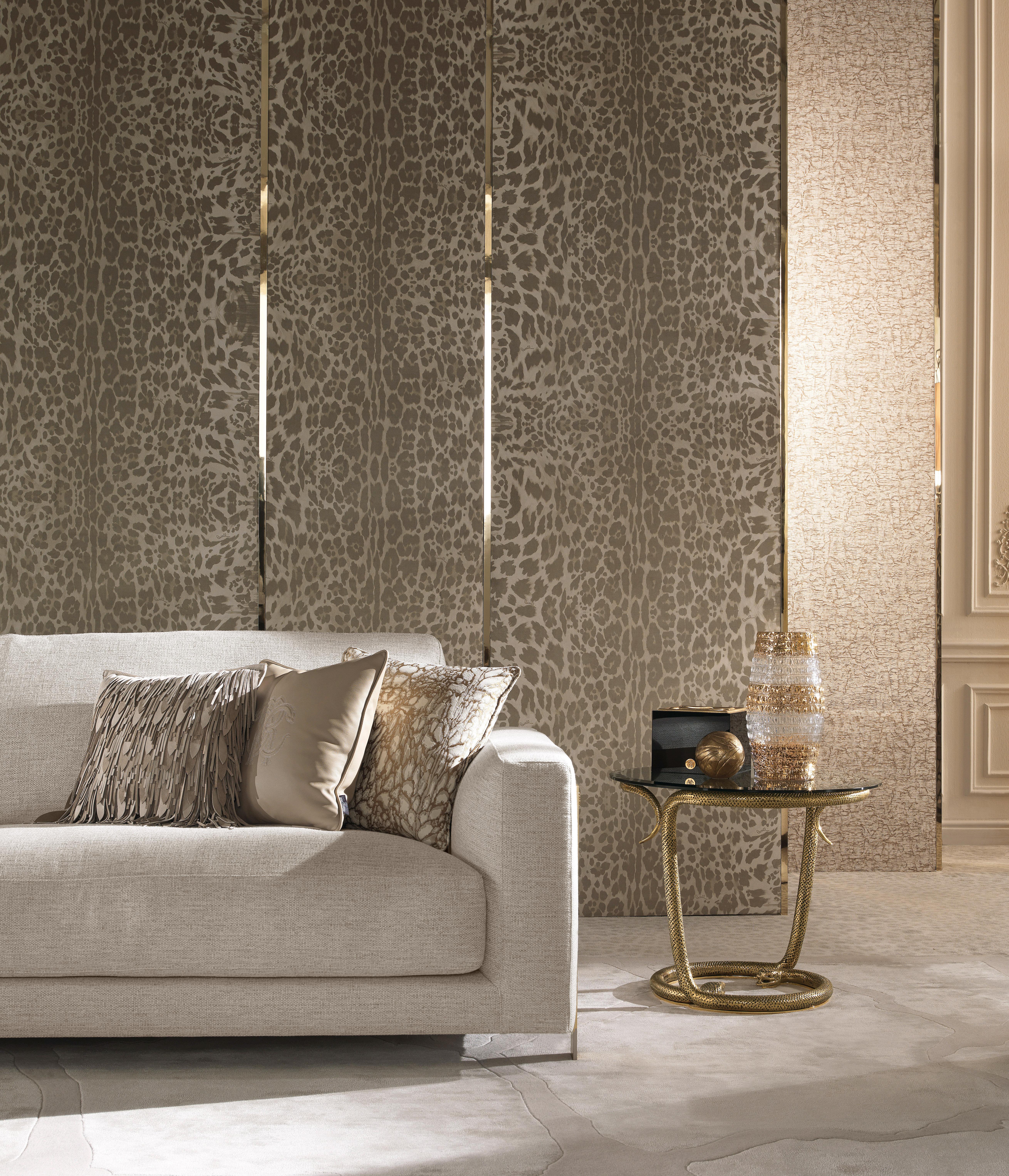 21st Century Manhattan Sofa in Fabric by Roberto Cavalli Home Interiors For Sale 1