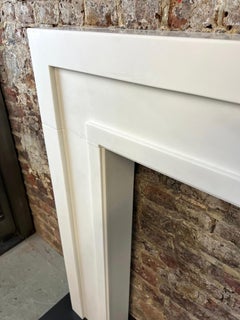 Cornice per caminetto in marmo del 21° secolo