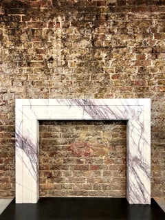 Cornice per caminetto in marmo del 21° secolo