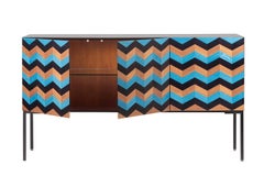 Credenza intarsiata Marea del XXI secolo in noce, frassino nero e blu, Made in Italy