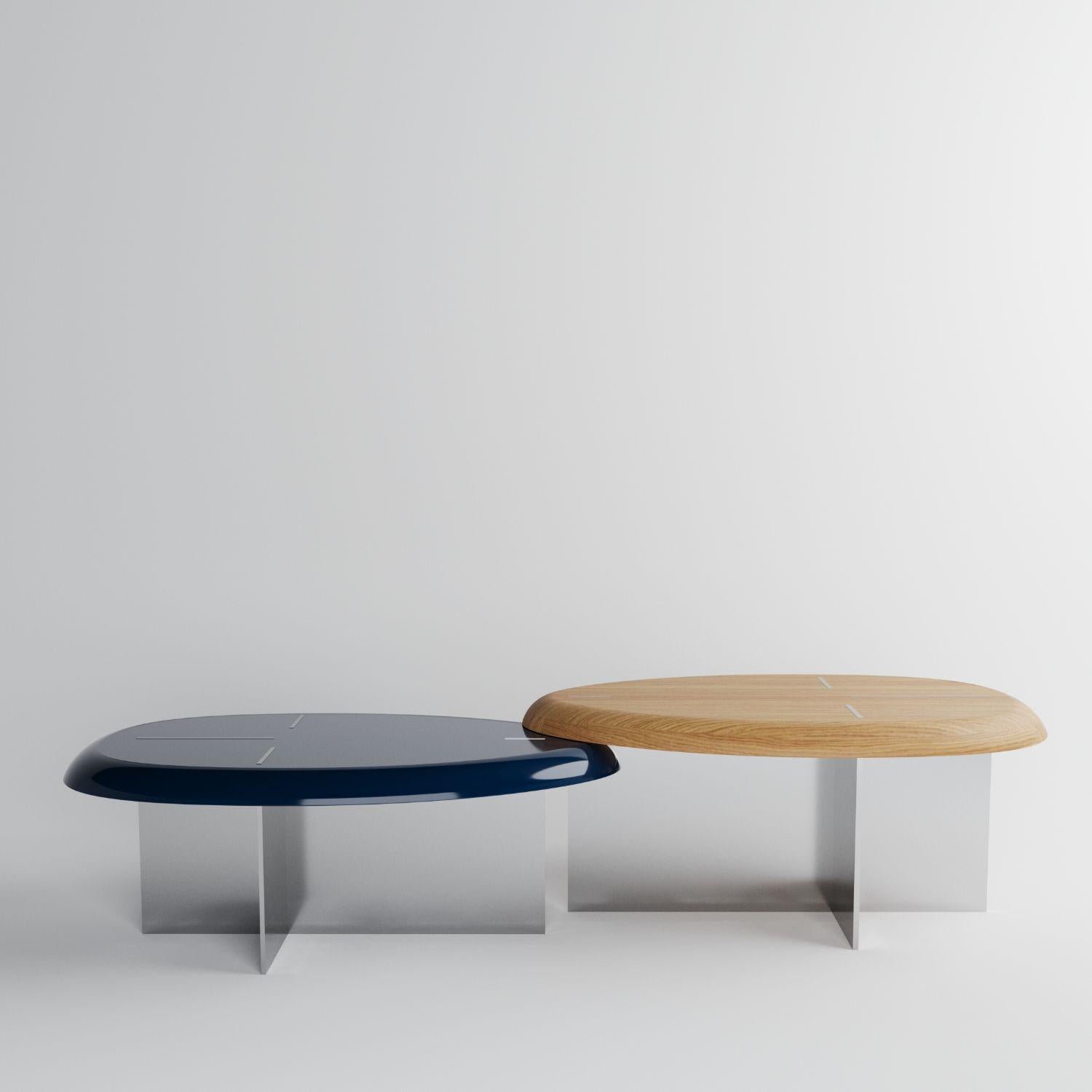 21ème siècle Masque Table basse étroite, bois laqué brillant, fait à la main par Duistt

Les masques, souvent considérés comme des expressions d'identité, de tradition et de transformation, apportent une profonde résonance culturelle au design,
