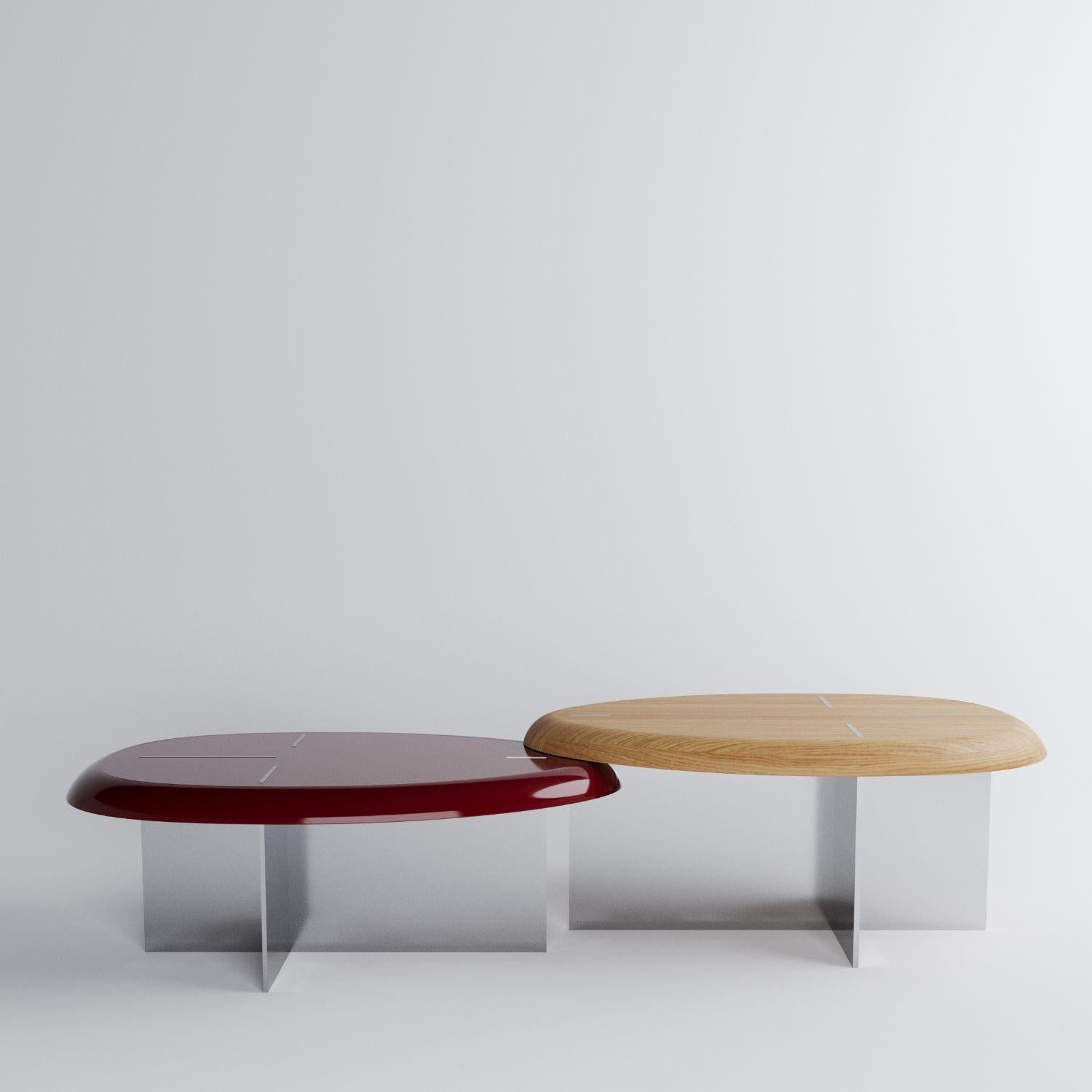 21ème siècle Masque Table basse étroite, bois laqué brillant, fait à la main par Duistt

Les masques, souvent considérés comme des expressions d'identité, de tradition et de transformation, apportent une profonde résonance culturelle au design,
