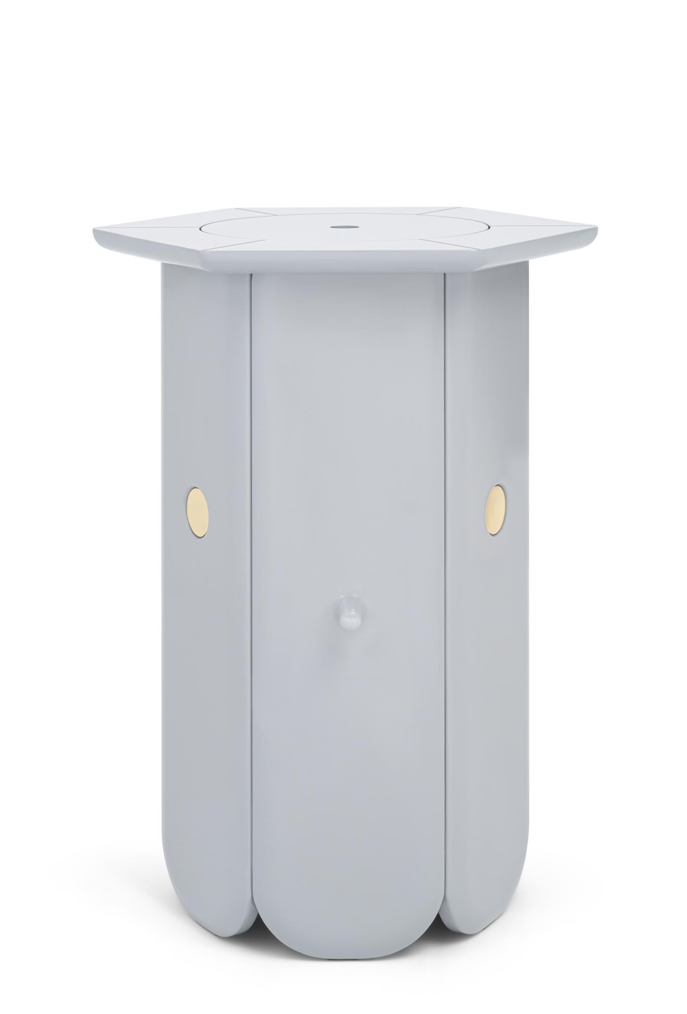Un vaso, design di Matteo Cibic, prodotto da Scapin Collezioni

Ironico e zoomorfo, A è un vaso dalla grande personalità e dal forte valore estetico. Materiali: MDF laccato lucido.

Collezione Nazca Booby di Matteo Cibic
Lavorando con i colori