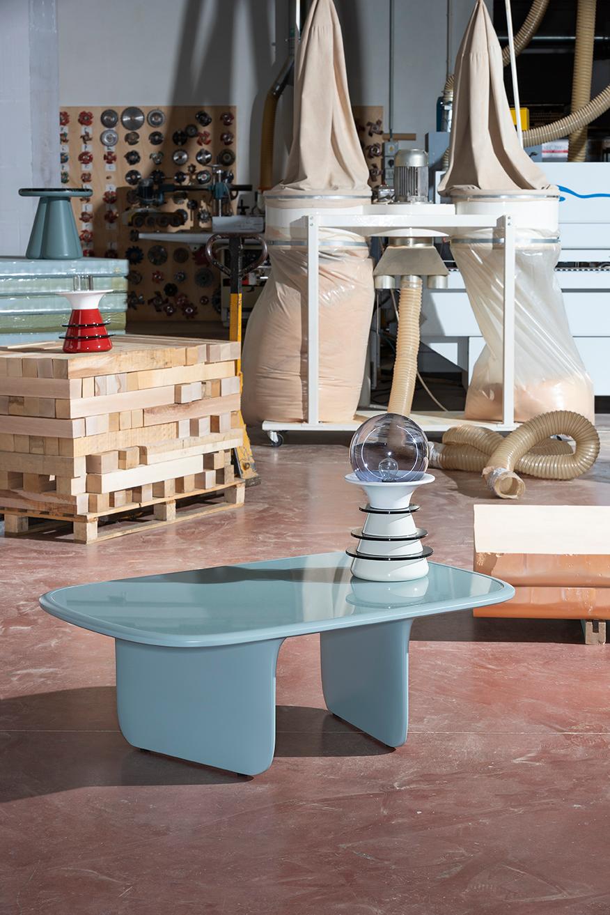 Laqué Table basse Matteo Cibic du 21ème siècle en verre laqué MDF extra-clair épingle à nourrice en vente