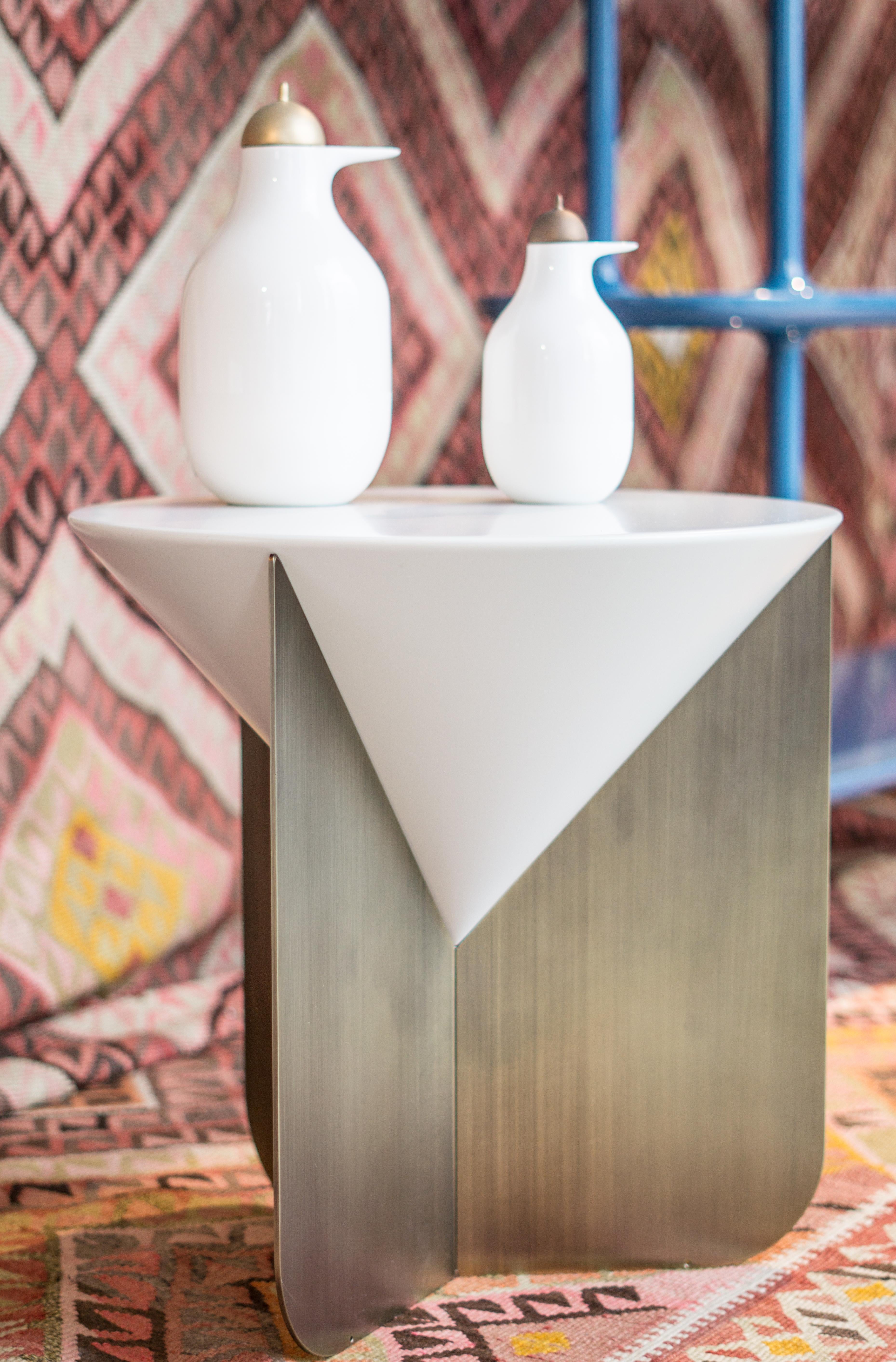 Métal Table basse cône Matteo Zorzenoni du 21e siècle en métal jaune Polyuréthane Scapin en vente