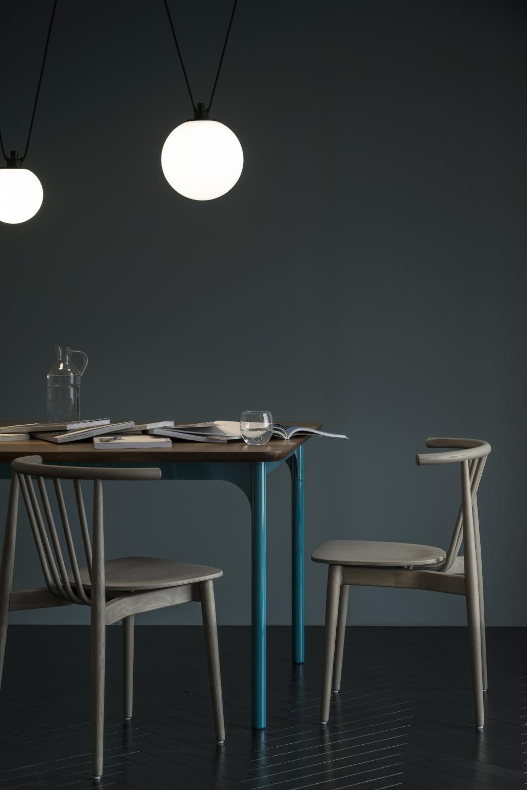 Fillet/Table
Fillet is a comfortable and practical table, where all surfaces are slightly tapered. The solid wood top is supported by the painted metal legs with shaped sheet metal laser cut crosspieces, conferring lightness and harmony to the