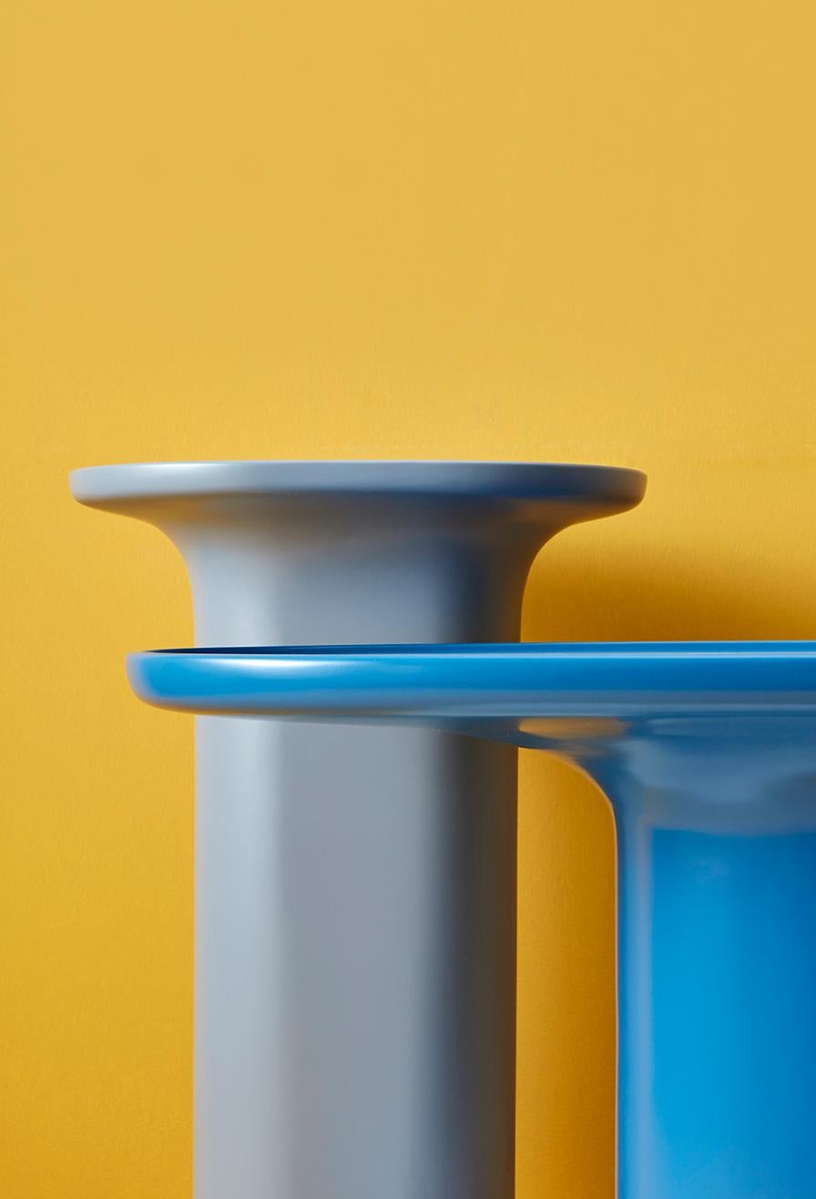 italien Table d'appoint Sune S de Matteo Zorzenoni en céramique, or et cuivre, épingle à nourrice, XXIe siècle en vente