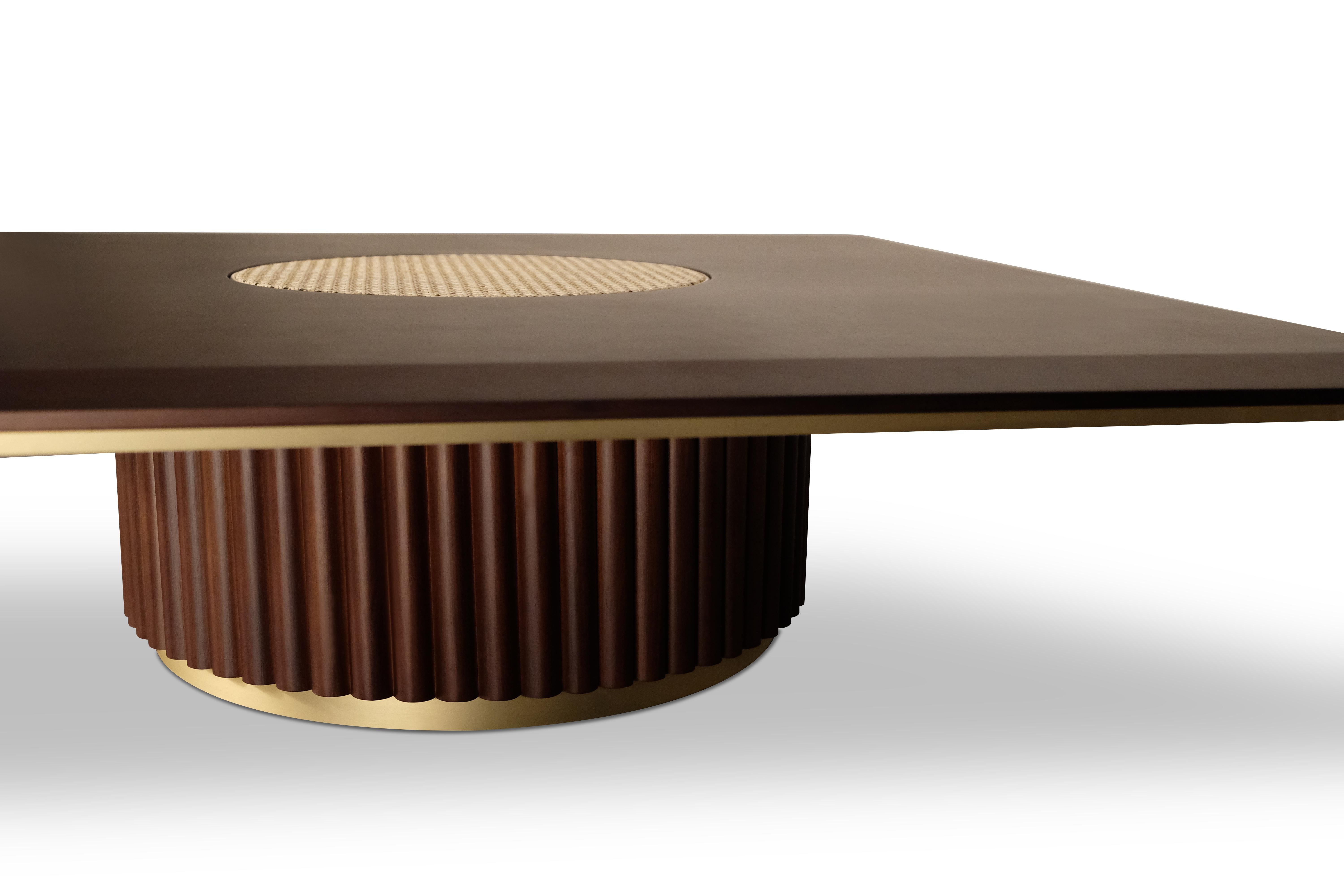 21st Century Matthew Center Table Walnut Wood Rattan Handmade In Portugal Excellent état - En vente à RIO TINTO, PT