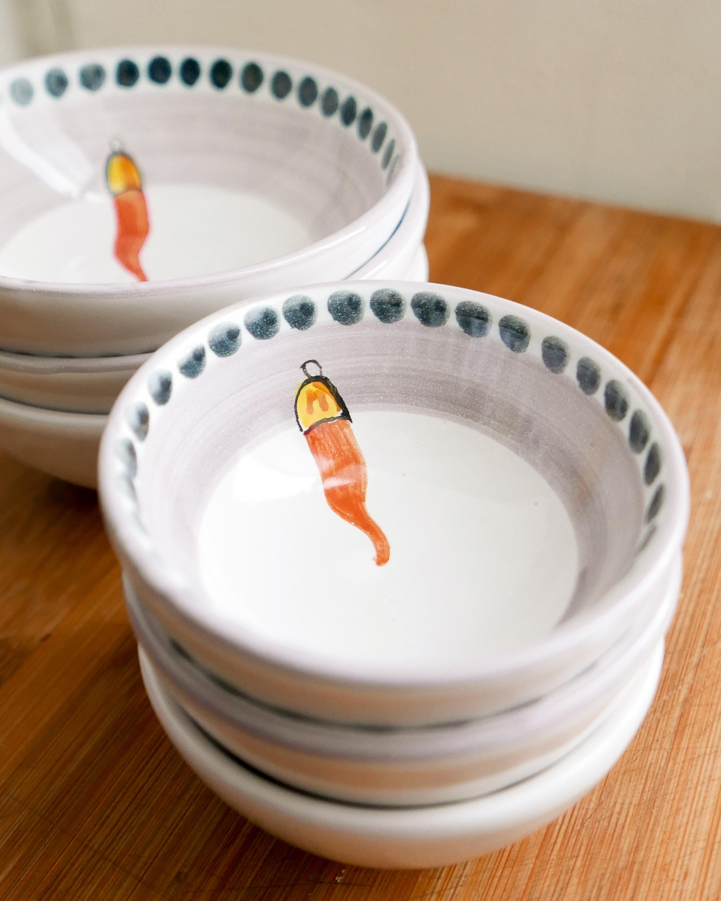 21st Century Medium Hand Painted Ceramic Bowl in Orange and White Handmade In New Condition For Sale In Milan, IT