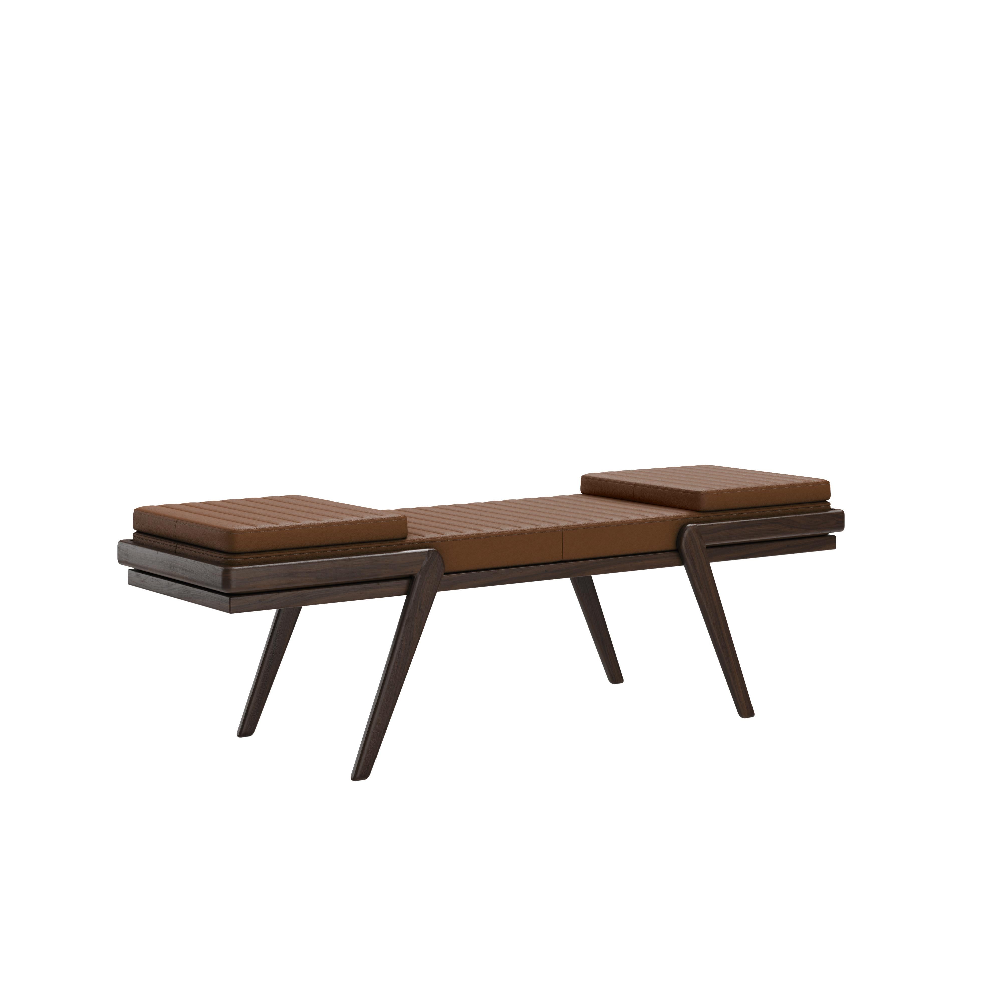 Tissu d'ameublement Banc Milton du 21e siècle en bois de noyer Fabriqué au Portugal par Wood Tailors Club en vente