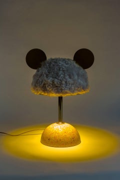 Lampe de bureau Minos du 21e siècle en mohair blanc, terrazzo et laiton poli