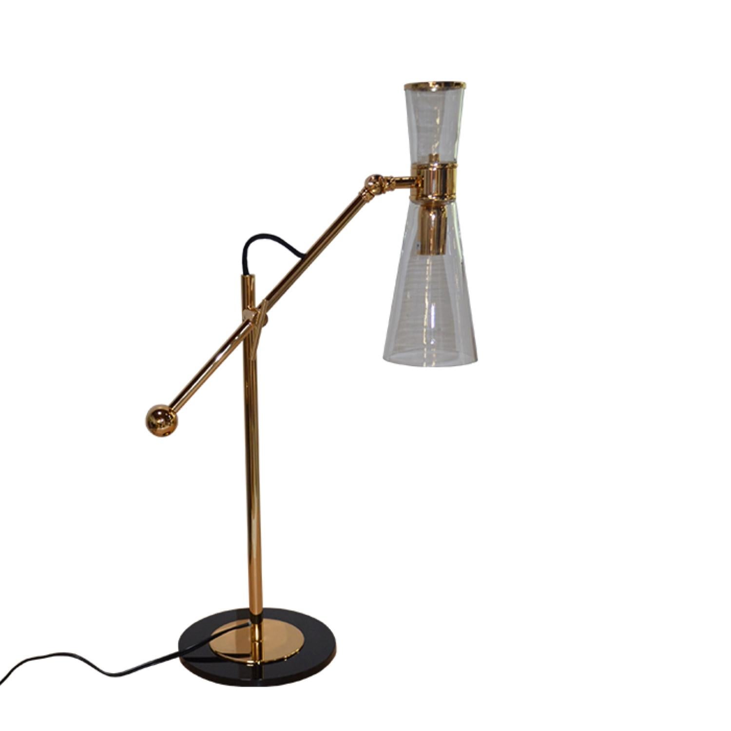 Portugais Lampe de bureau Mitte en laiton et verre du XXIe siècle en vente