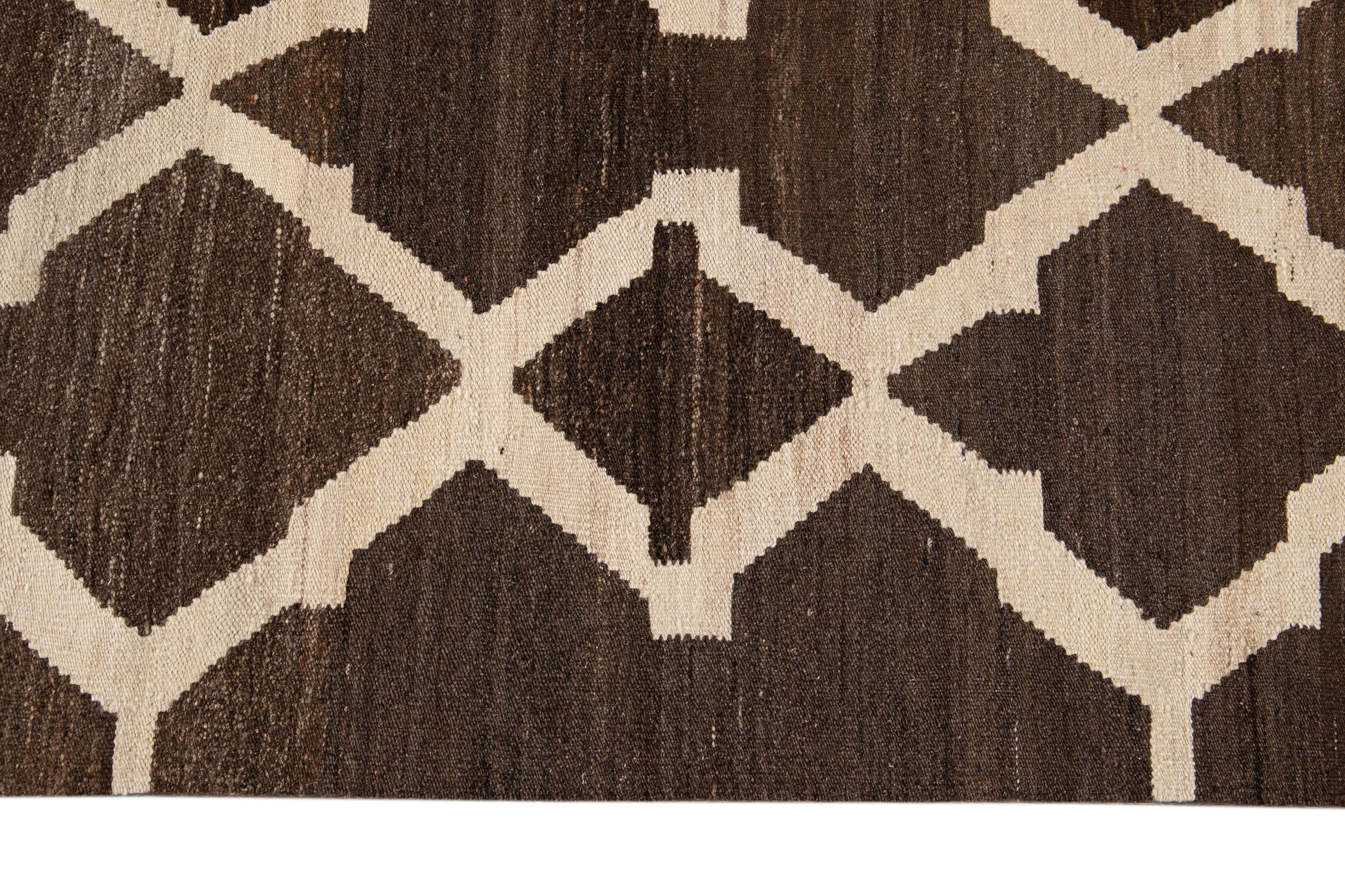 21st Century Modern Abstract Kilim Wool Rug For Sale 6