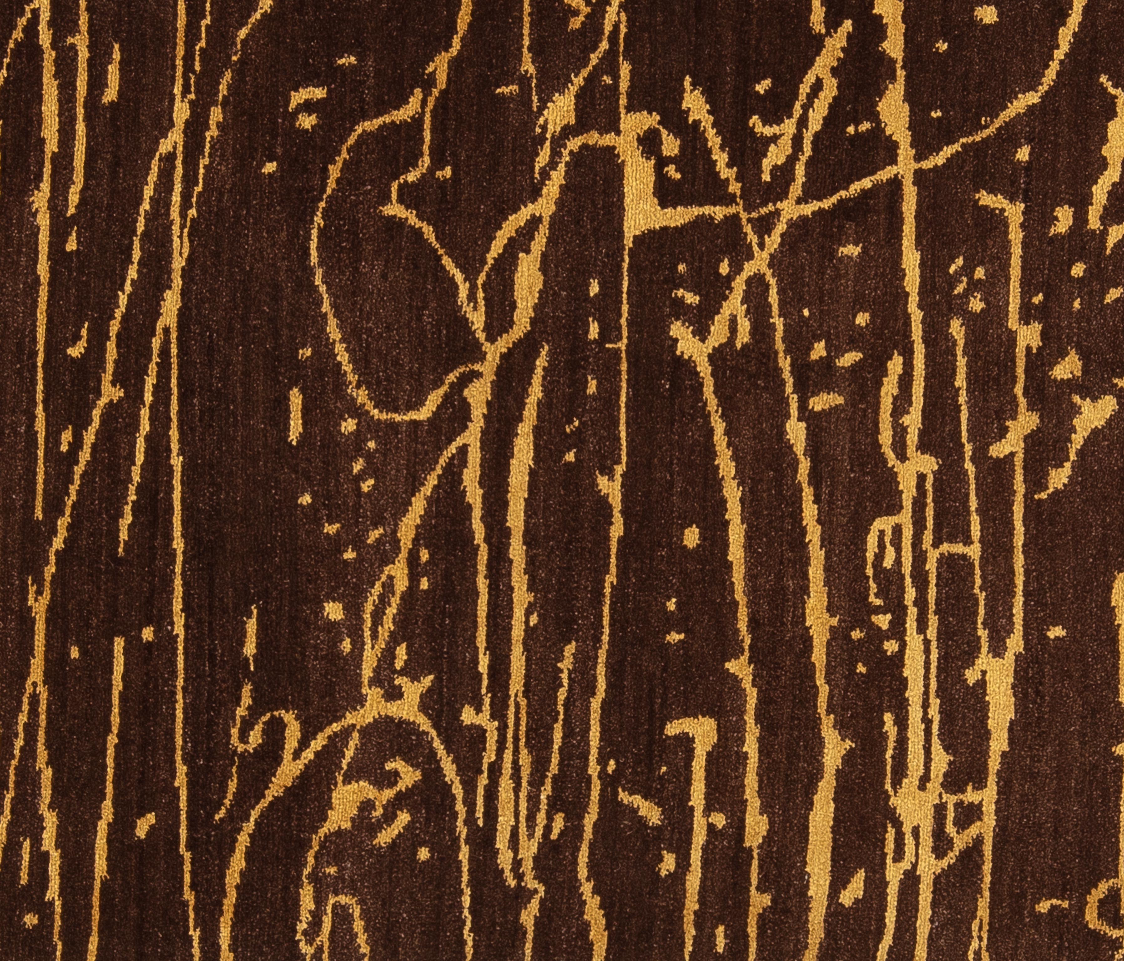 Tapis abstrait moderne tissé avec de la pure laine et de la soie de Nouvelle-Zélande. Le design unique et la palette de couleurs neutres font de ce tapis le complément parfait d'un décor minimaliste et moderne. 

Taille - 6'2