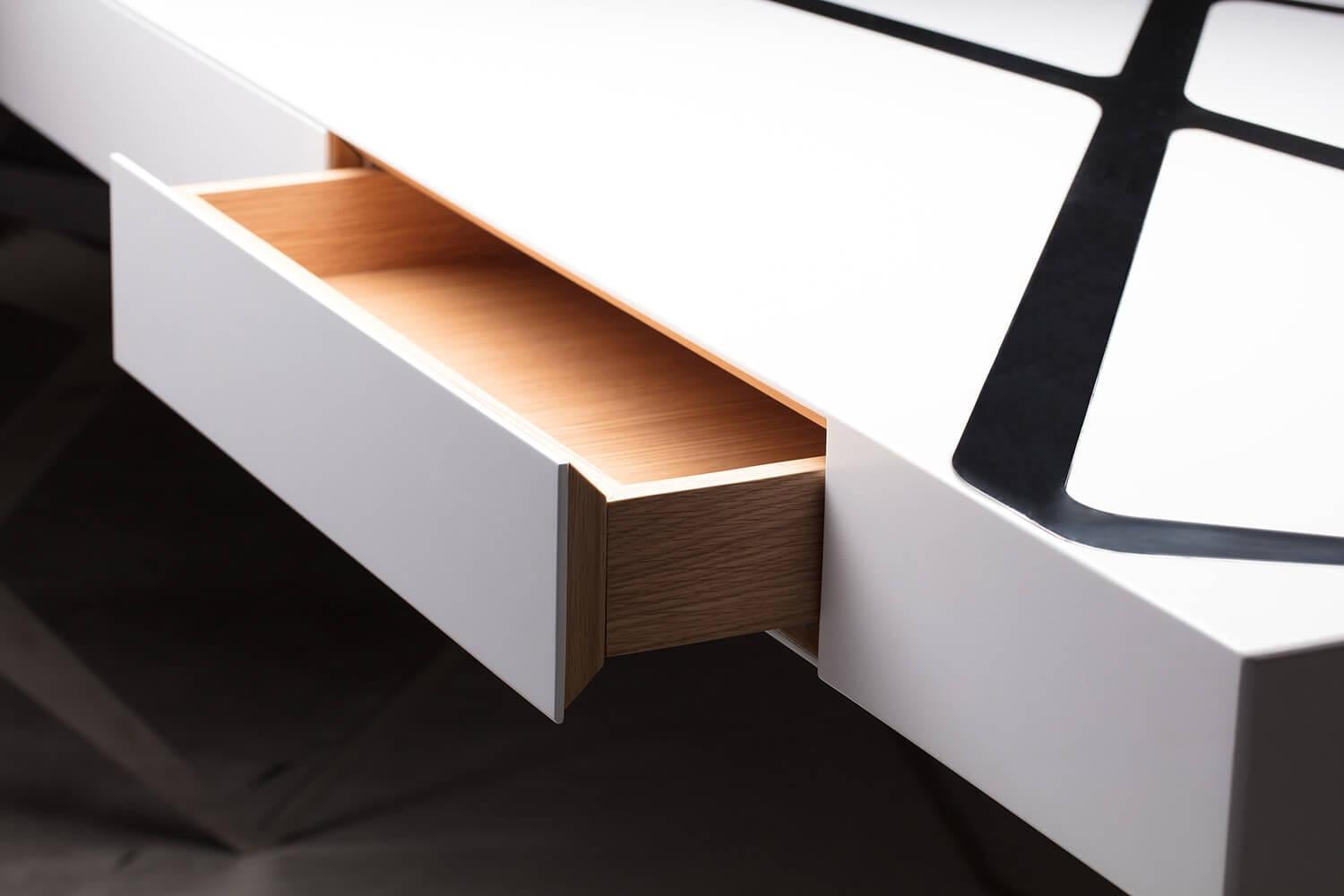 Organischer moderner Akzent-Schreibtisch aus Nussbaumholz, gebürstetem Edelstahl im Angebot 12