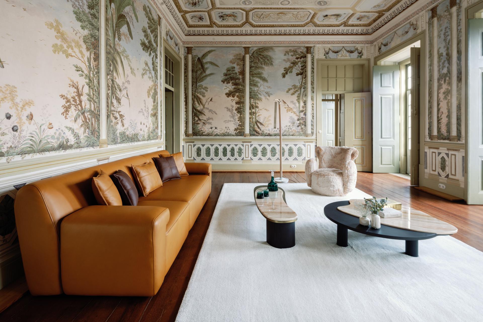 Modernes Almourol-Sofa, Kamelfarbenes italienisches Leder, handgefertigt in Portugal von Greenapple (Portugiesisch) im Angebot