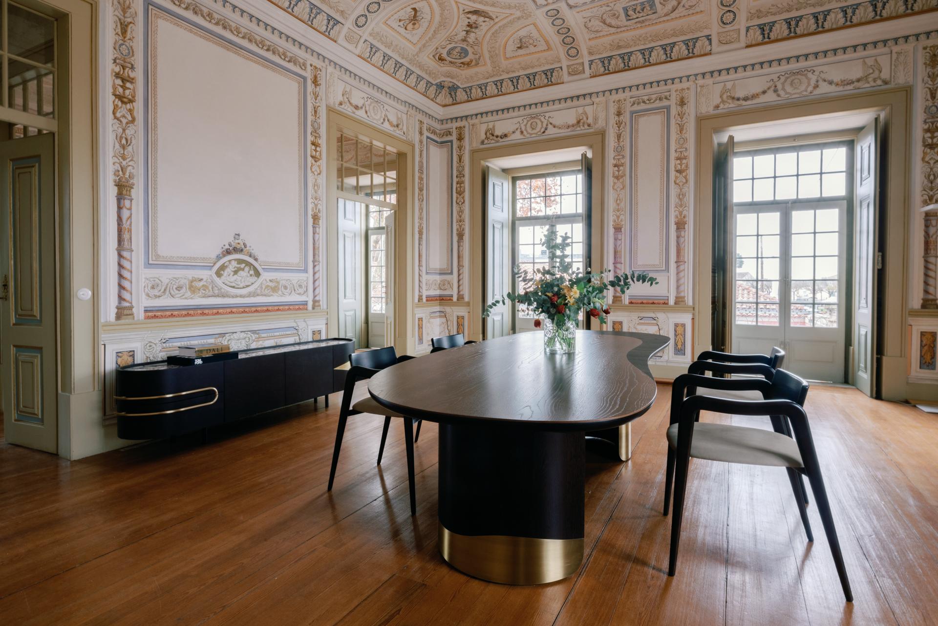 Cuir Chaises de salle à manger modernes Anjos, en cuir Light Brown, fabriquées à la main au Portugal par Greenapple en vente