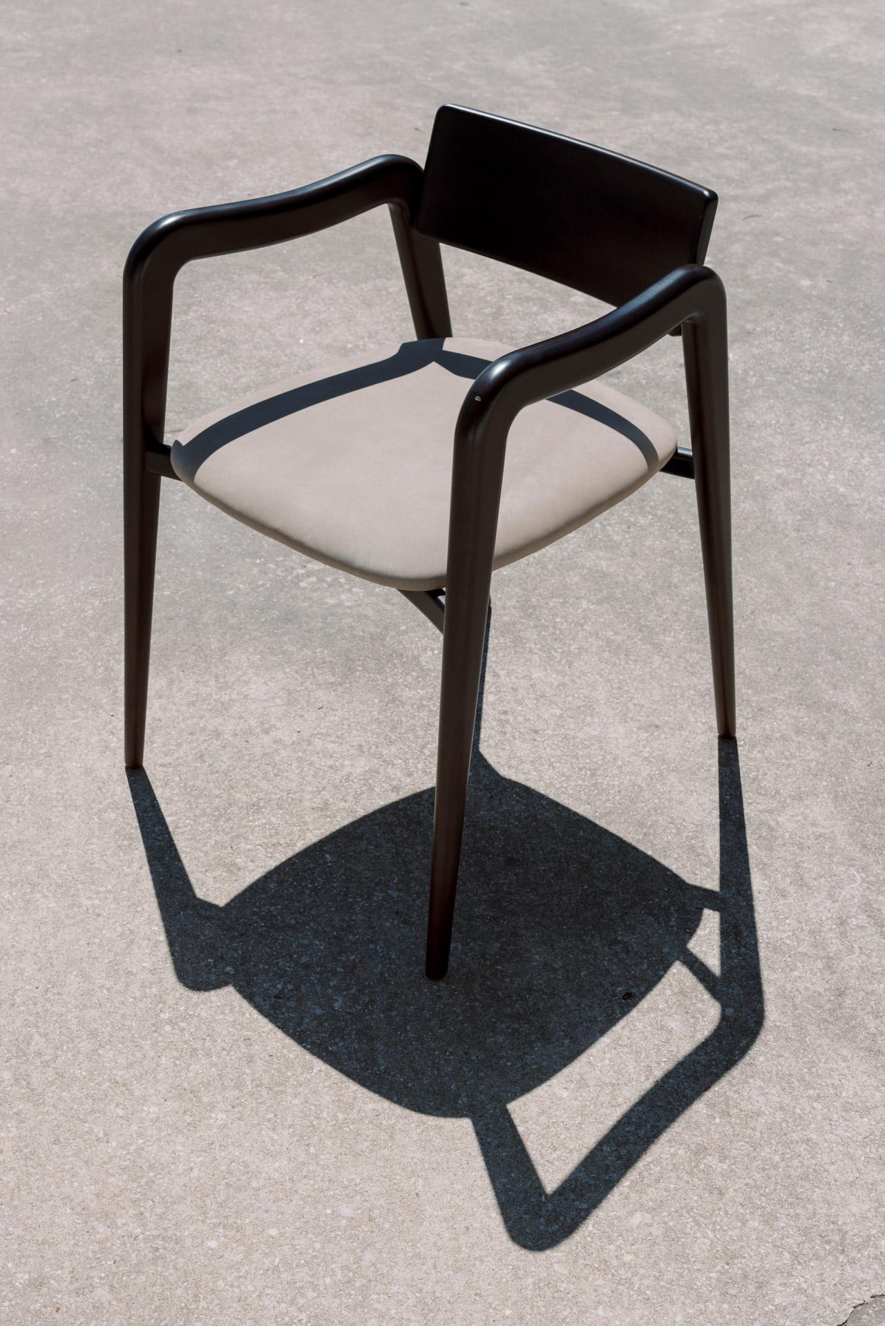 Moderne Anjos Esszimmerstühle, hellbraunes Leder, handgefertigt in Portugal von Greenapple (Portugiesisch) im Angebot