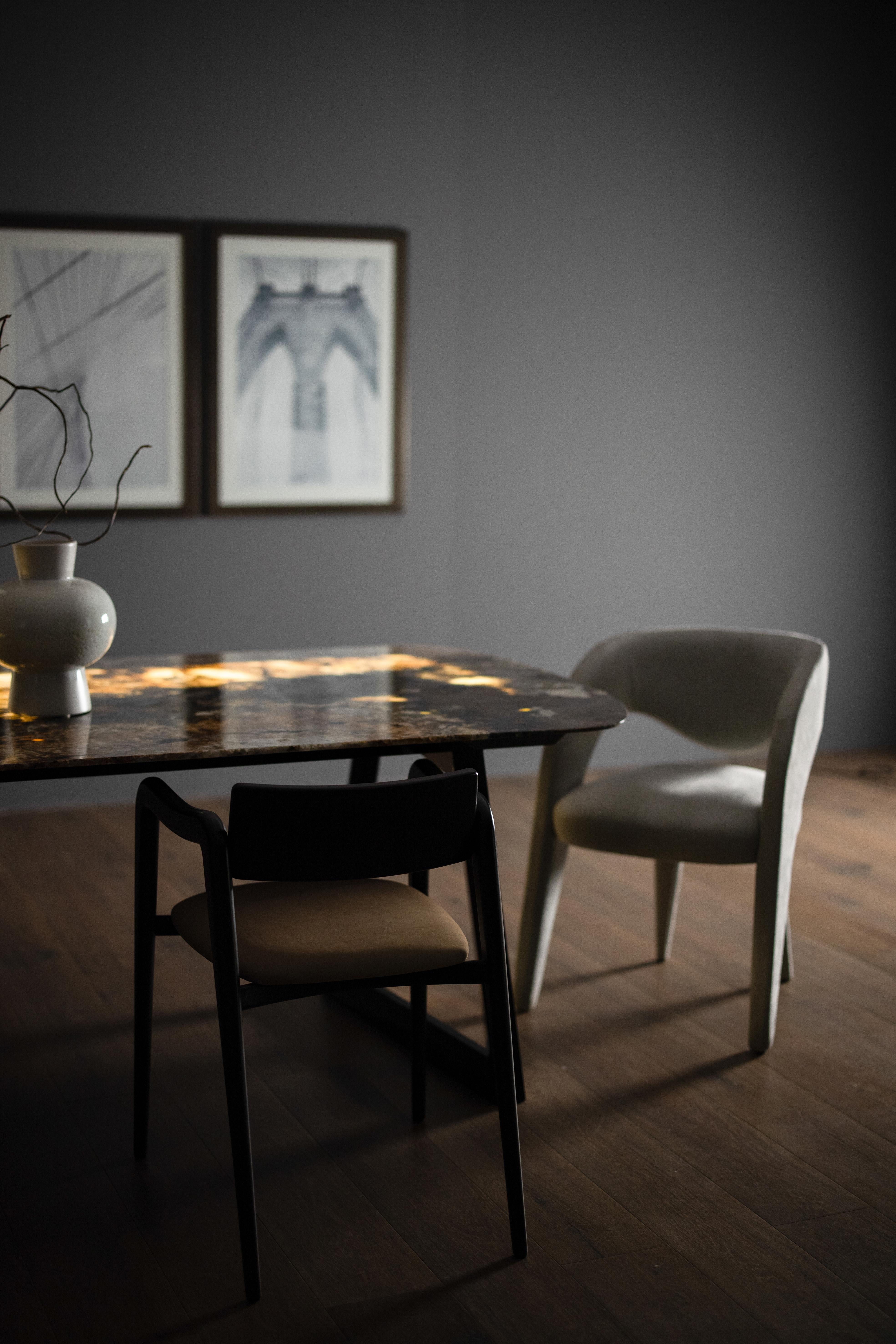 Moderne Anjos Esszimmerstühle, hellbraunes Leder, handgefertigt in Portugal von Greenapple im Angebot 8