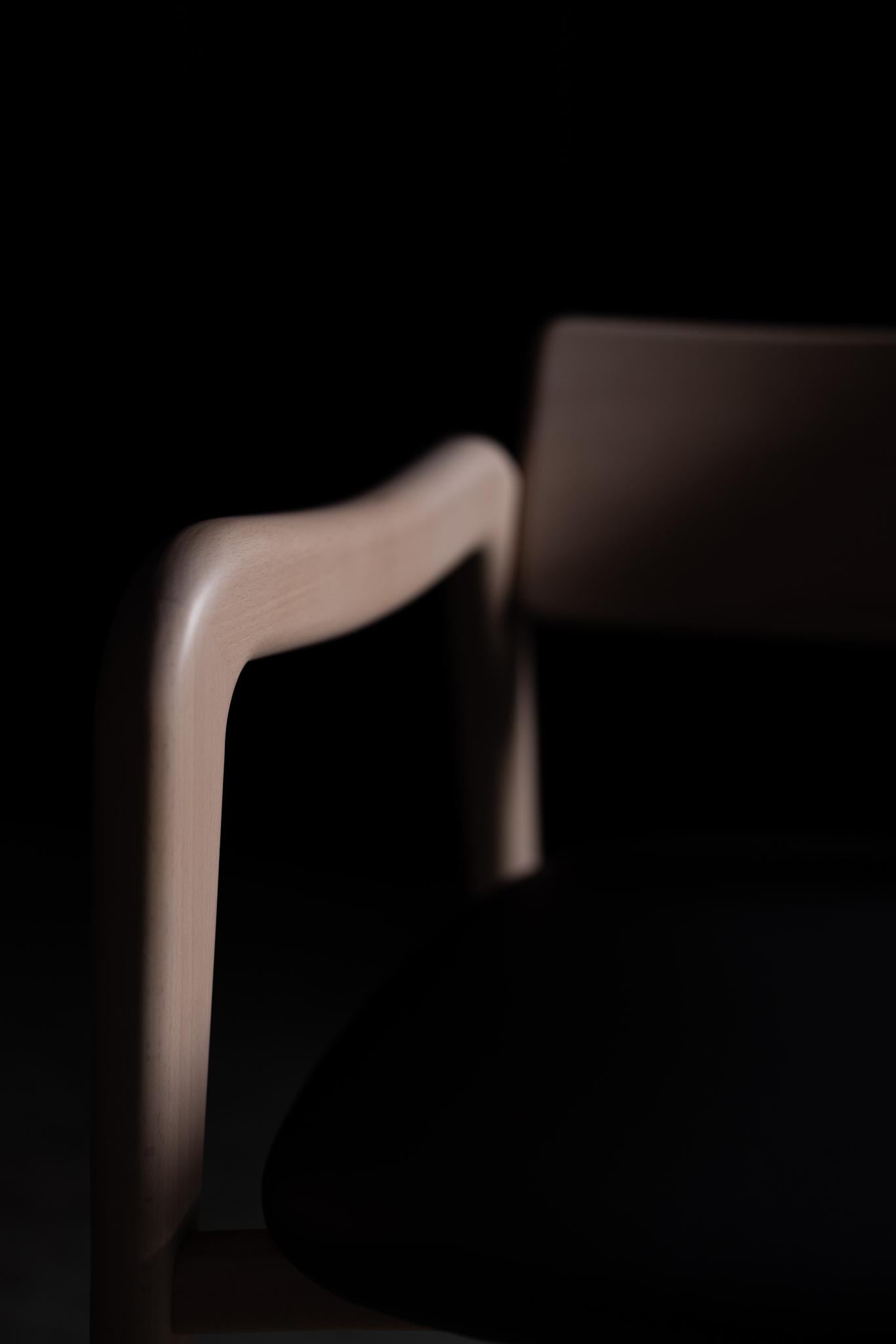 Moderne Chaises de salle à manger Anjos, cuir italien, fabriquées à la main au Portugal par Greenapple en vente