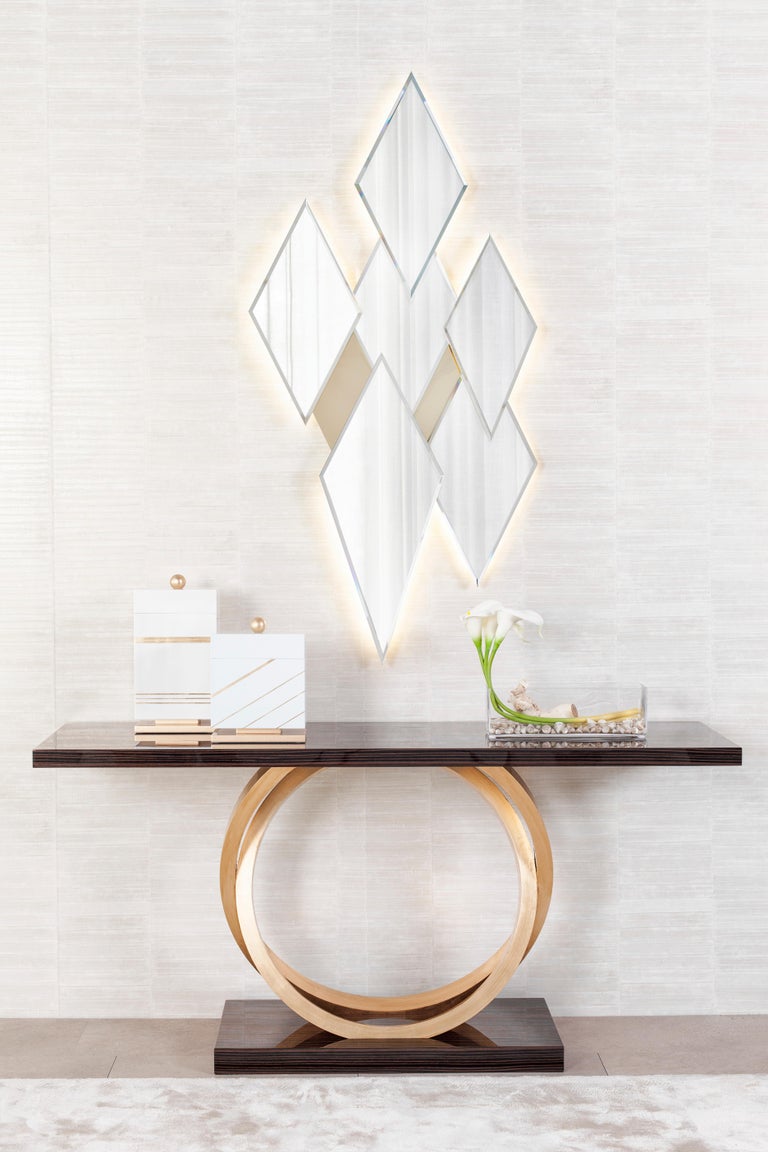 21st Century Contemporary Art Deco Argyle Wall Mirror Brass Handcrafted in Portugal - Europe by Greenapple.

The distinguished attitude results from the decontextualised reinterpretation of the argyle pattern. The classic design becomes a modern