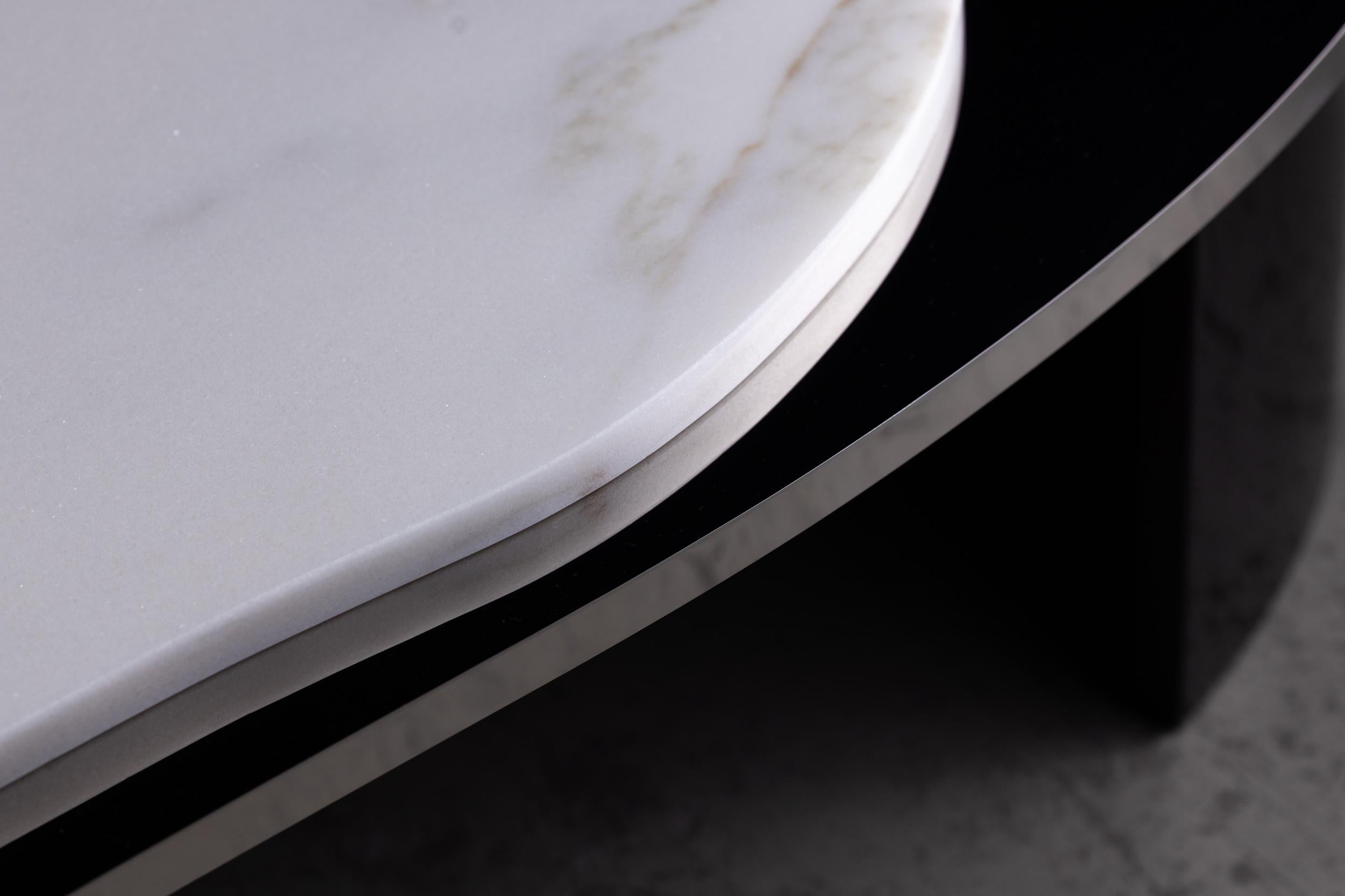 Table basse moderne Armona, marbre, acier inoxydable, fait à la main Portugal Greenapple en vente 1