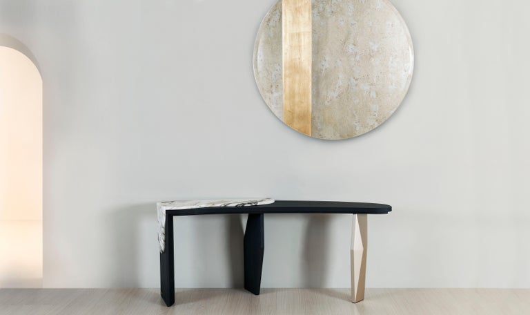 21st century contemporary modern Avignon wall mirror gold leaf aged mirror handcrafted in Portugal - Europe by Greenapple

Avignon wall mirror materials
Round clear crystal mirror with wooden structure in gold leaf gilding, high-gloss