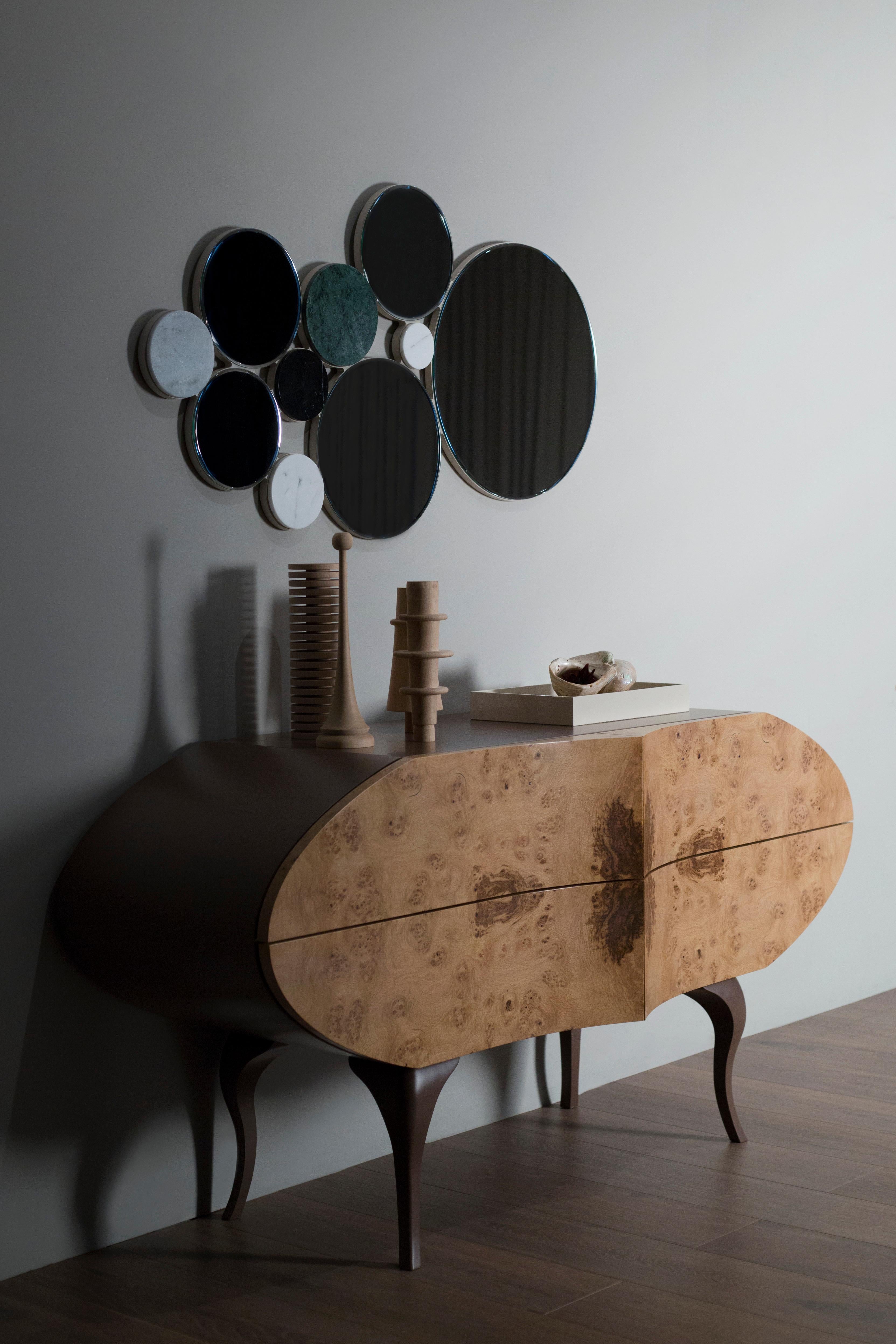 Beans Sideboard, Modern Collection'S, handgefertigt in Portugal - Europa von GF Modern.

Als wir dieses Sideboard mit vier Schubladen aus Holz entwarfen, suchten wir nach einem schlichten und eleganten Stück, das sich leicht einfügen würde. Eine