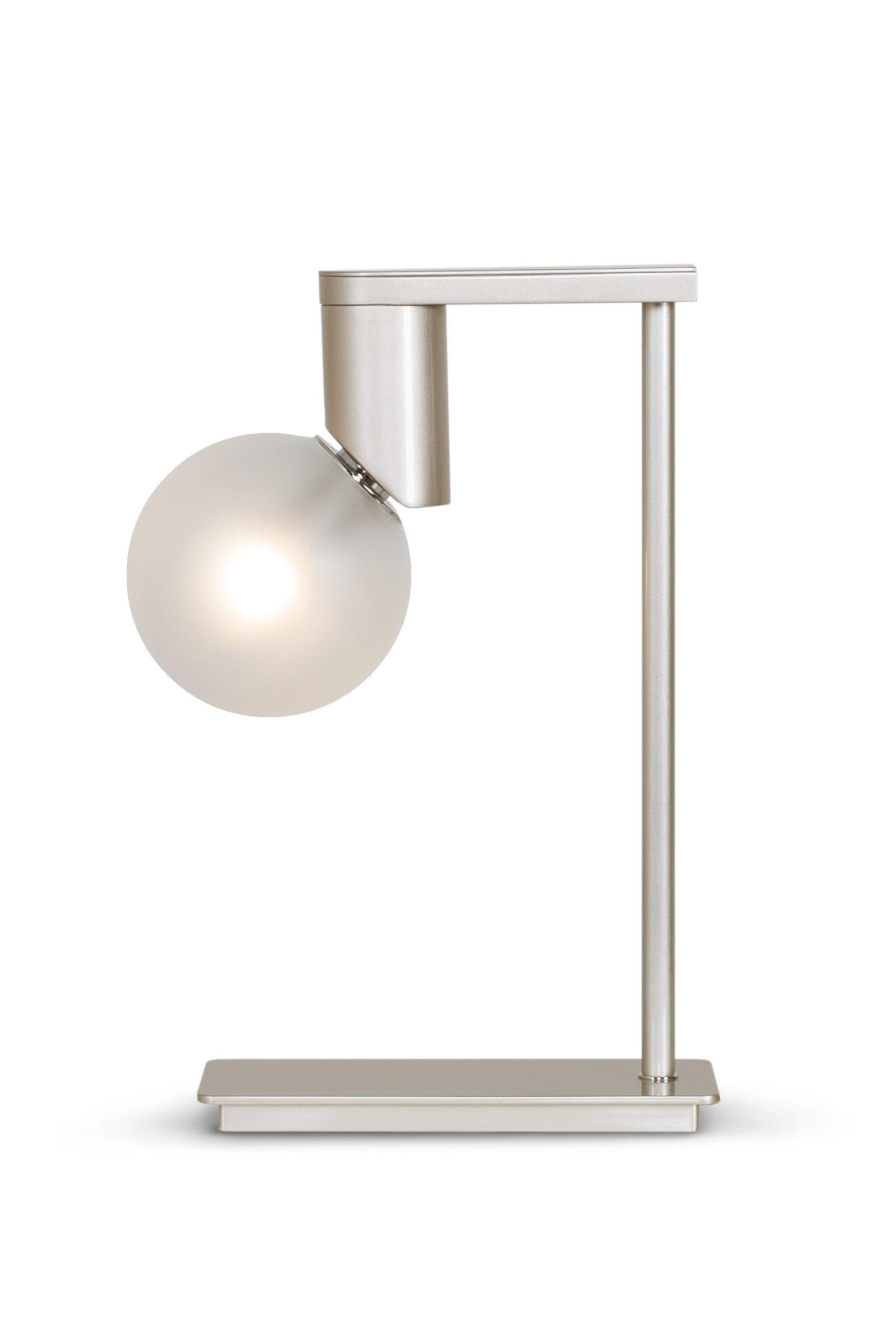 Lámpara de mesa moderna Bobo, bronce champán, hecha a mano en Portugal por Greenapple en Nuevo estado para la venta en Lisboa, PT
