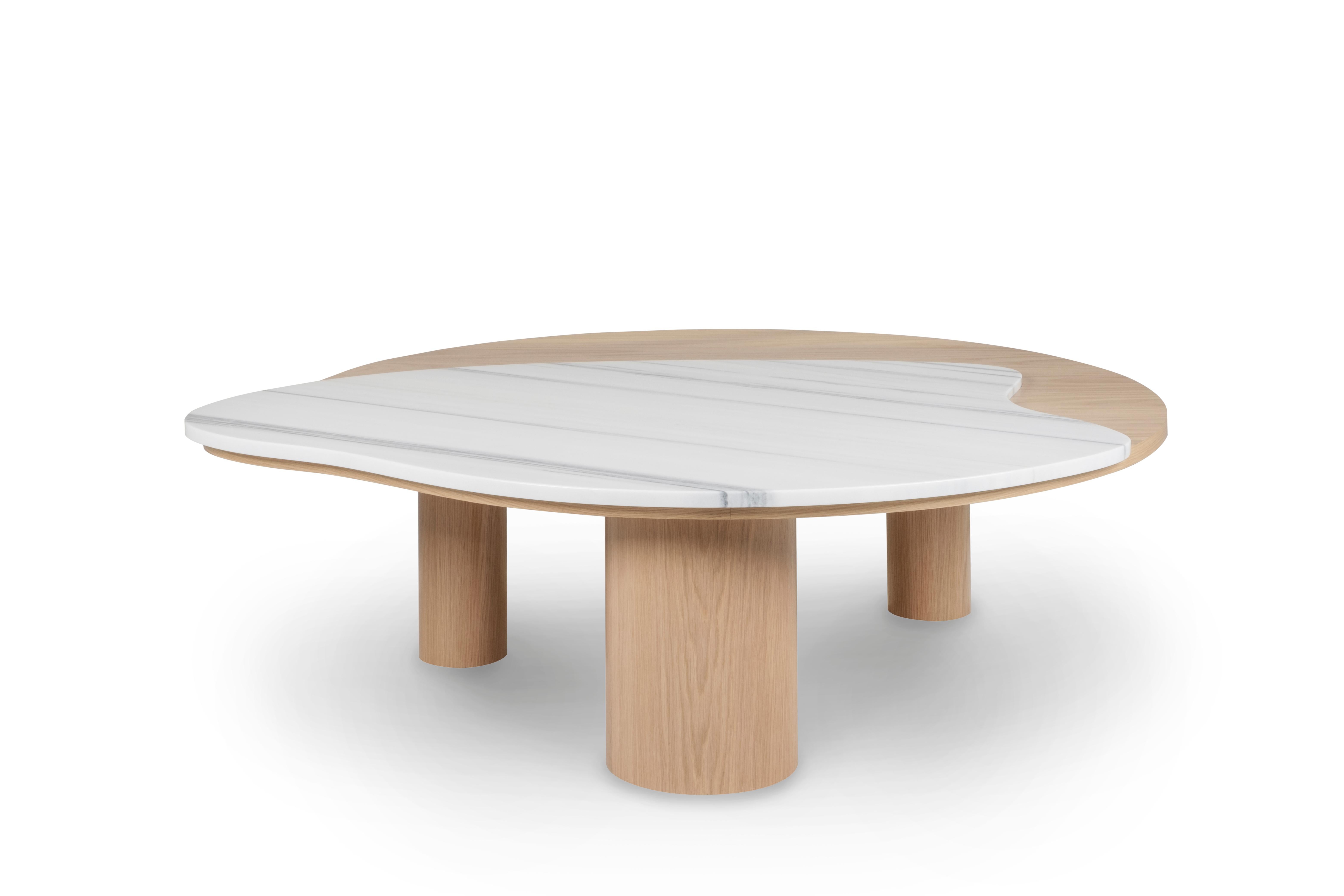 Table basse Bordeira, Collection Contemporary, Fabriquée à la main au Portugal - Europe par Greenapple.

Conçue par Rute Martins pour la Collection Contemporary, la table basse moderne Bordeira a été conçue pour ajouter l'essence de la nature à