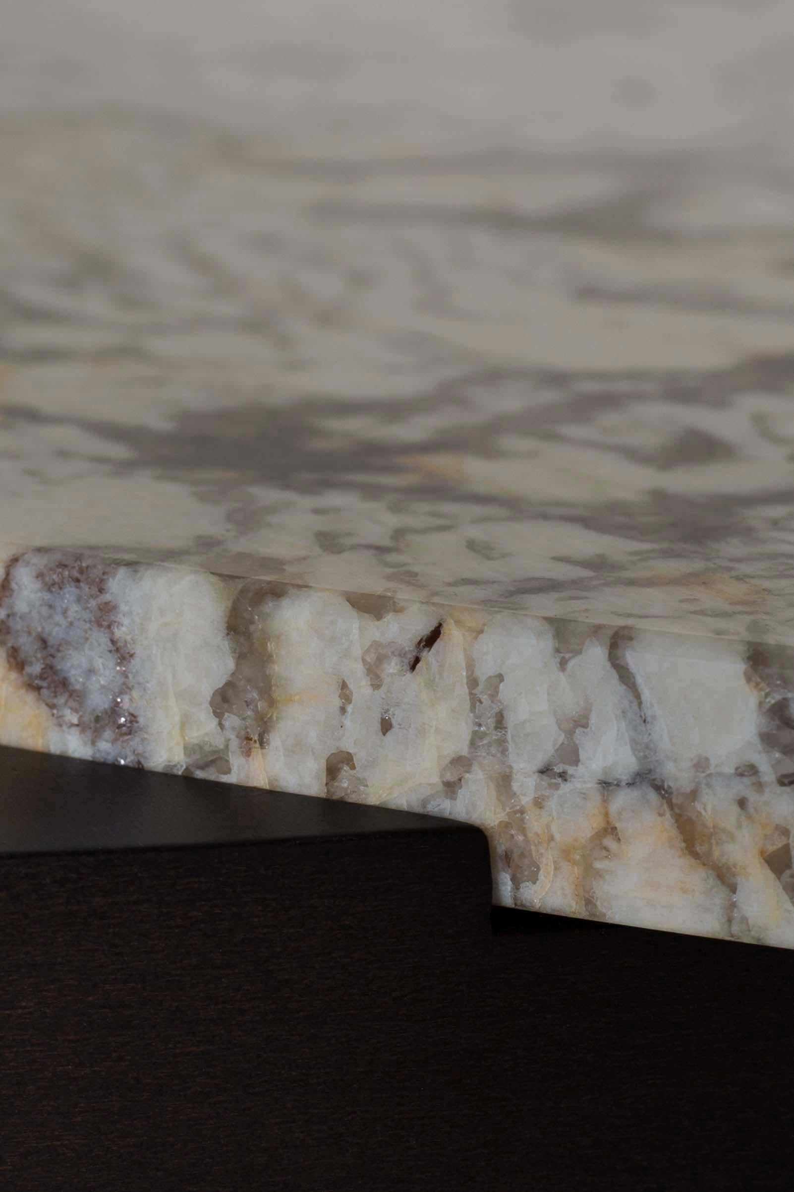Onyx Table basse Bordeira, pierre de Patagonia, fabriquée à la main au Portugal par Greenapple en vente
