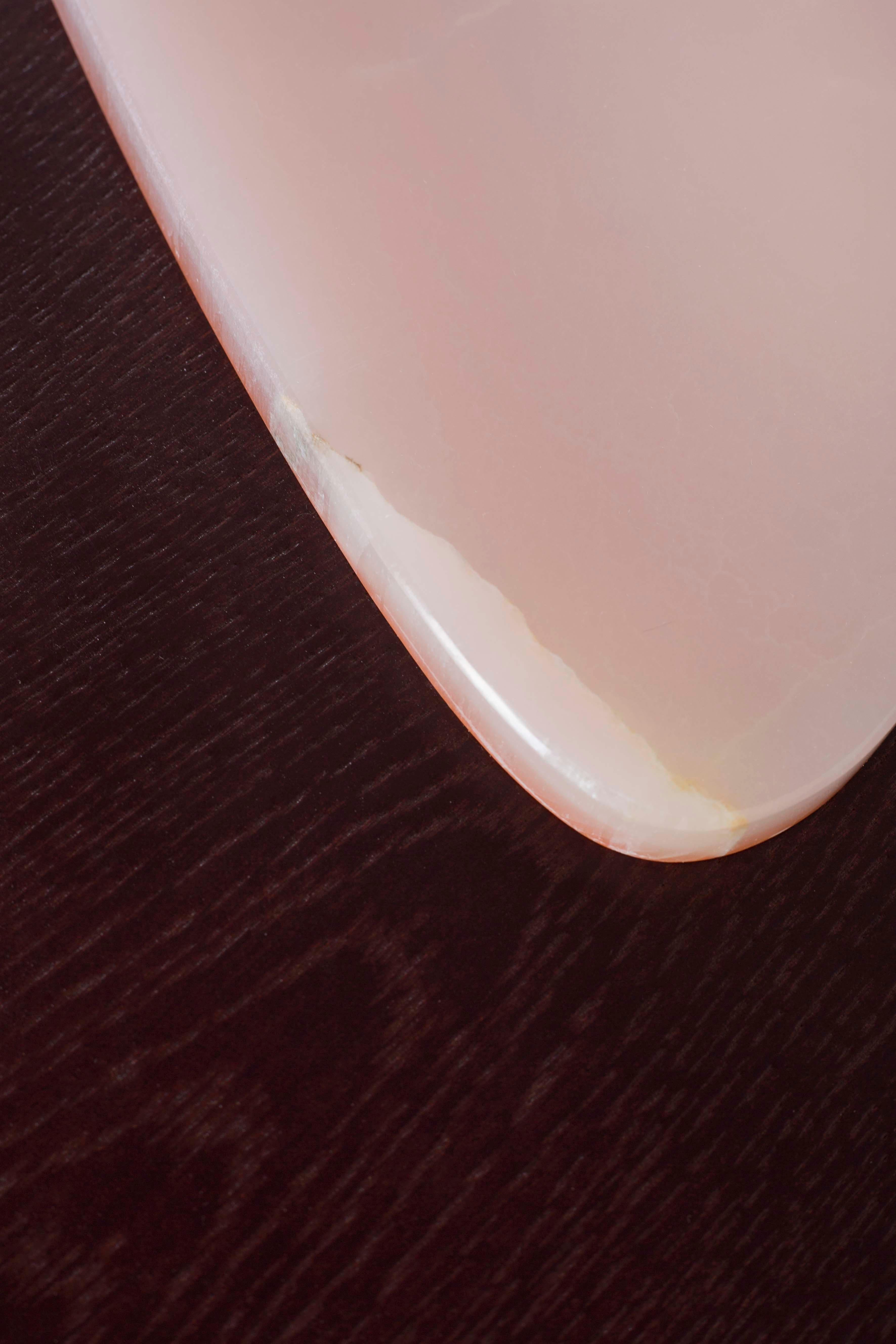 Organischer moderner Bordeira-Beistelltisch, rosa Onyx, handgefertigt Portugal von Greenapple im Angebot 4