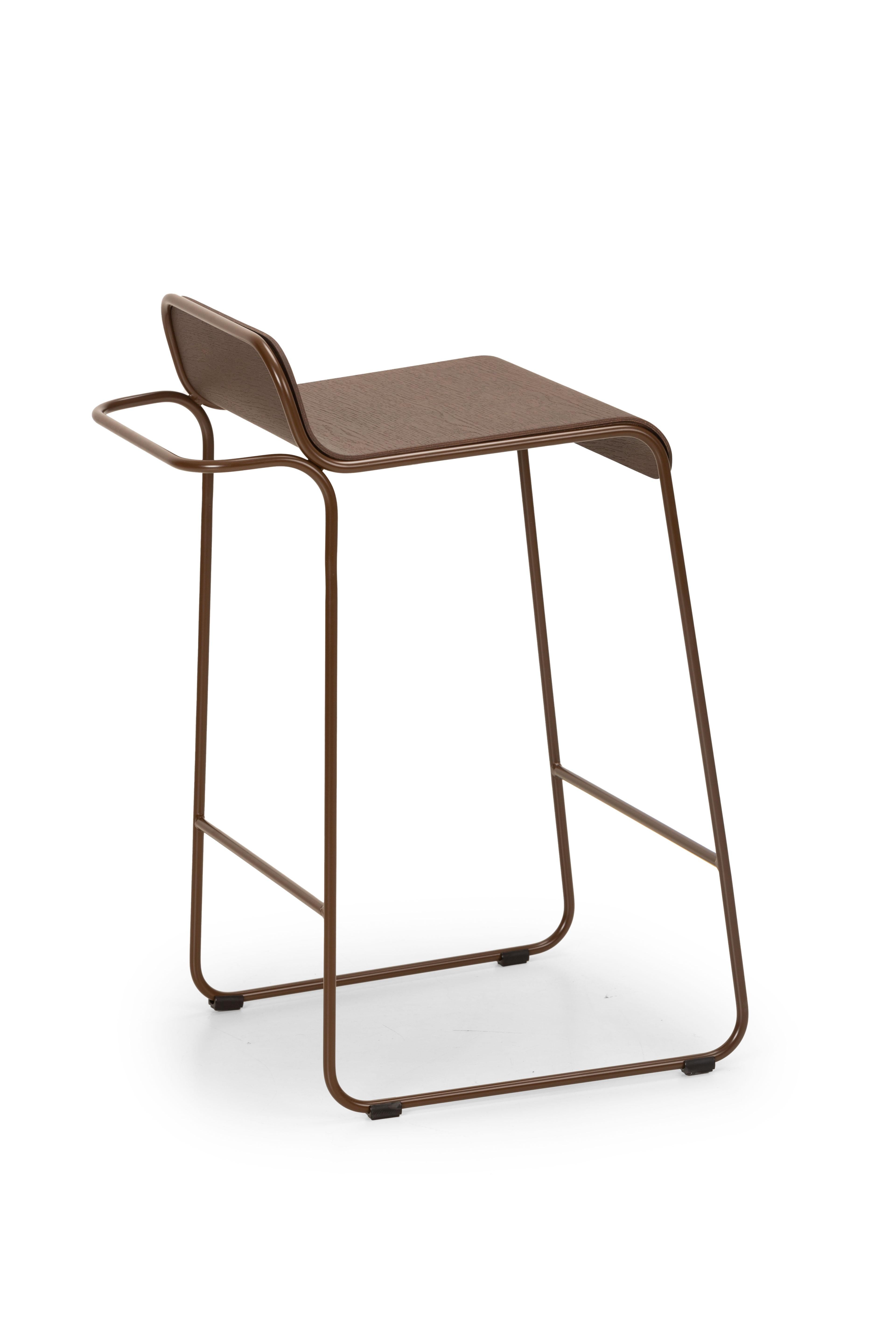 Born from a project by Defne Koz and Marco Susani, the design of this stool is shaped by a fluid and sinuous continuous line. Flow is a stool designed in three different heights to meet different ergonomic needs. On the backrest, the steel rod draws