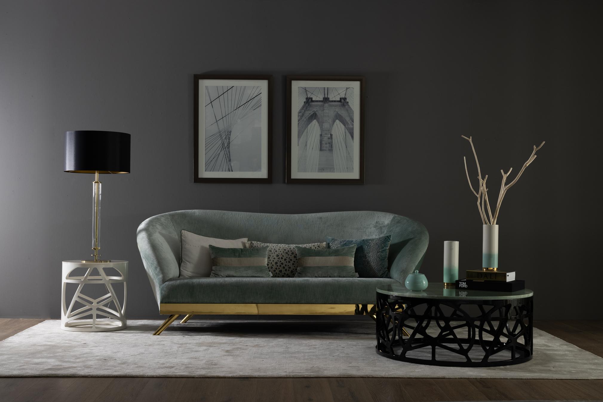 Cambridge sofa, Modern Collection, Handcrafted in Portugal - Europe by GF Modern.

With an elegant design inspired by the eternal surroundings of bohemian life, Cambridge exudes a stylish yet serene feel. The polished brass legs and structure