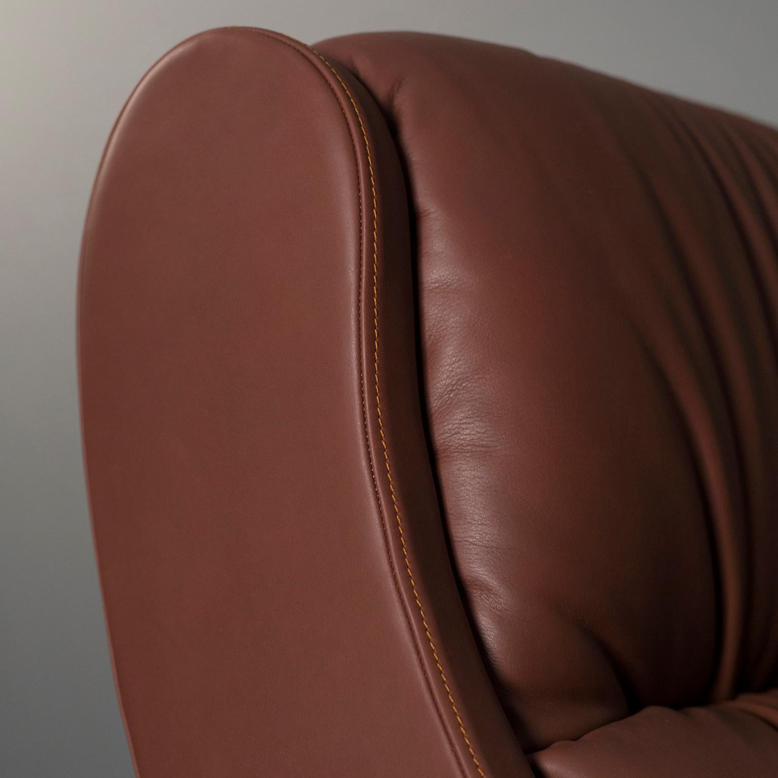 Modern Capelinhos Lounge Chair, Swivel, Leather, Handmade Portugal Greenapple  For Sale 1